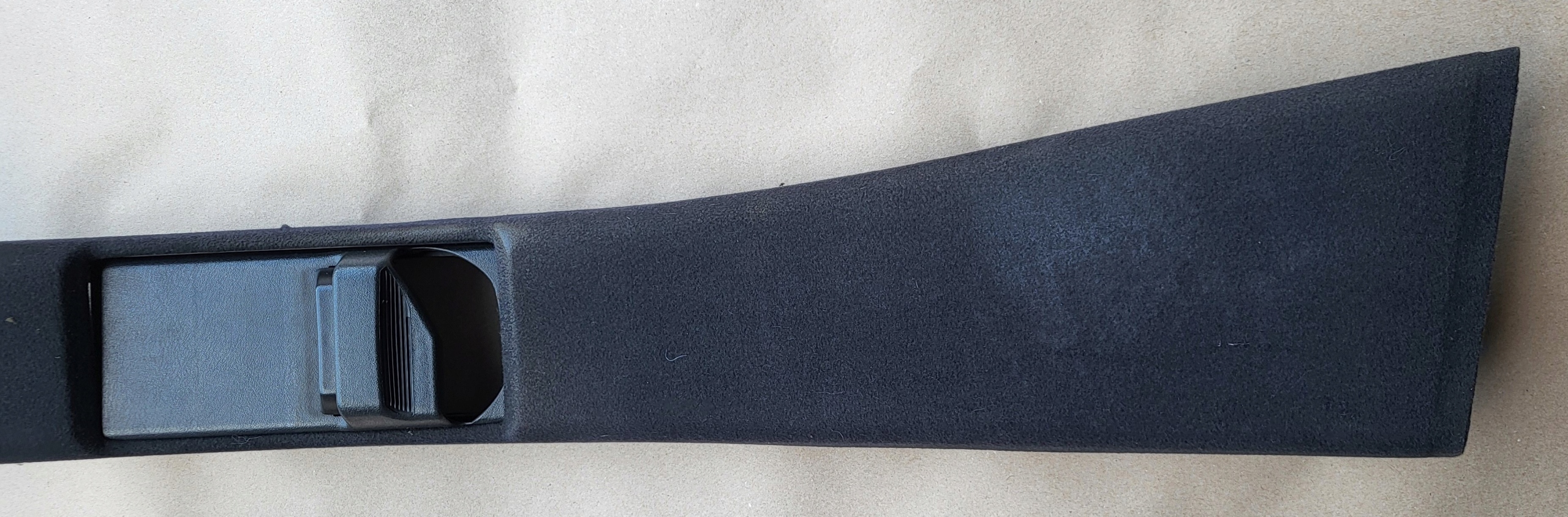 cover side SLUPKA B left central black MERCEDES E W210 OE EU