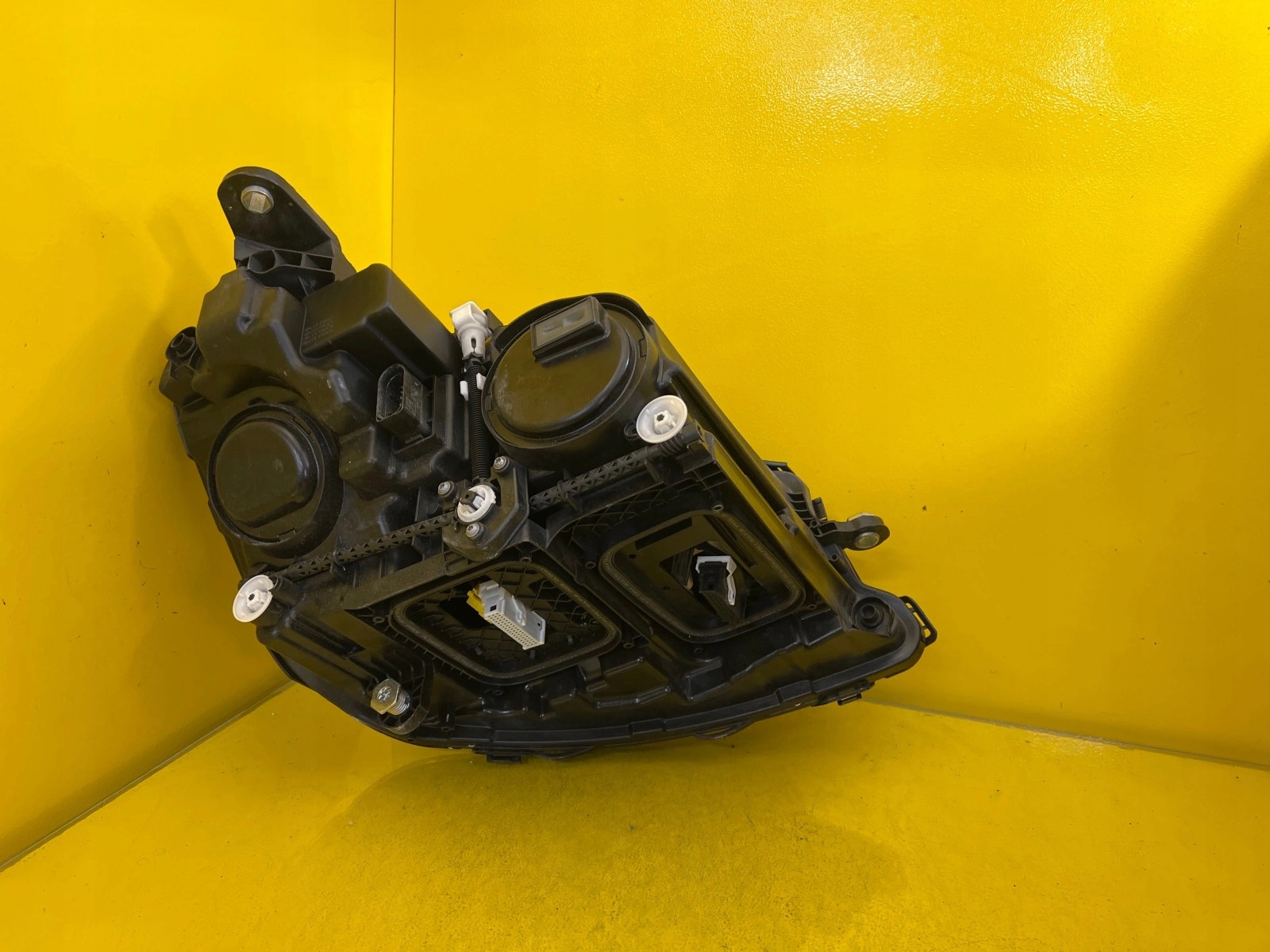 light left MERCEDES E-KLASA W213 MULTIBEAM
