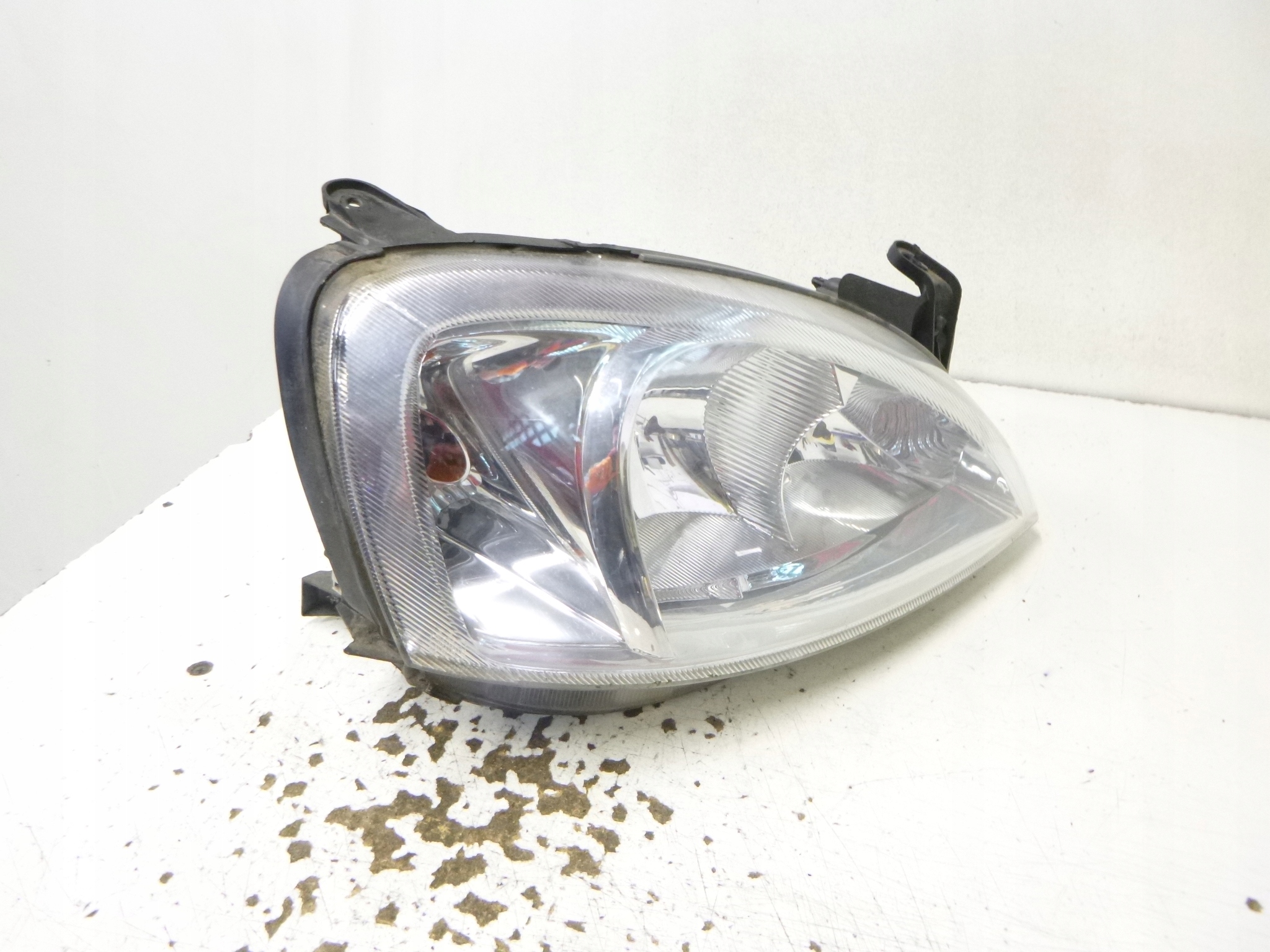 light front right Opel Corsa C 00-06r. 89309249