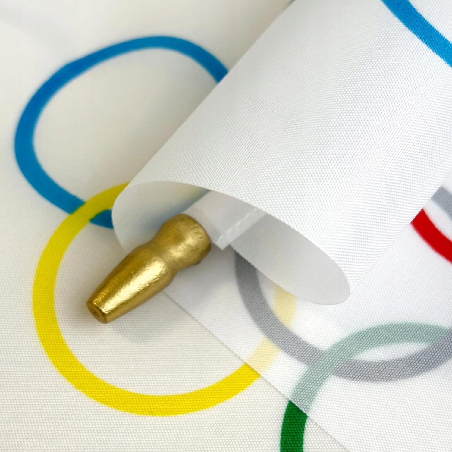 100 SZT. FLAGI IGRZYSK OLIMPIJSKICH NA DREWNIANYM PATYKU MINI FLAGA RĘCZNA Wysokość 14 cm