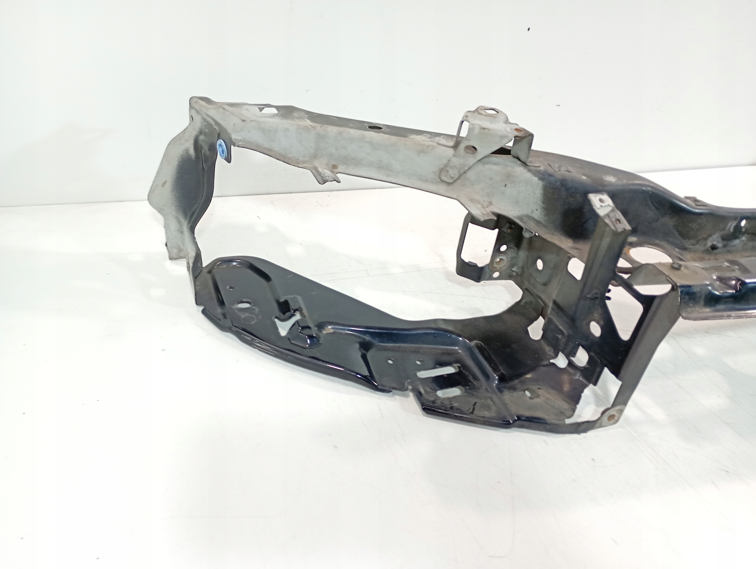 Volvo V50 05-12 support panel for radiators upper pillar