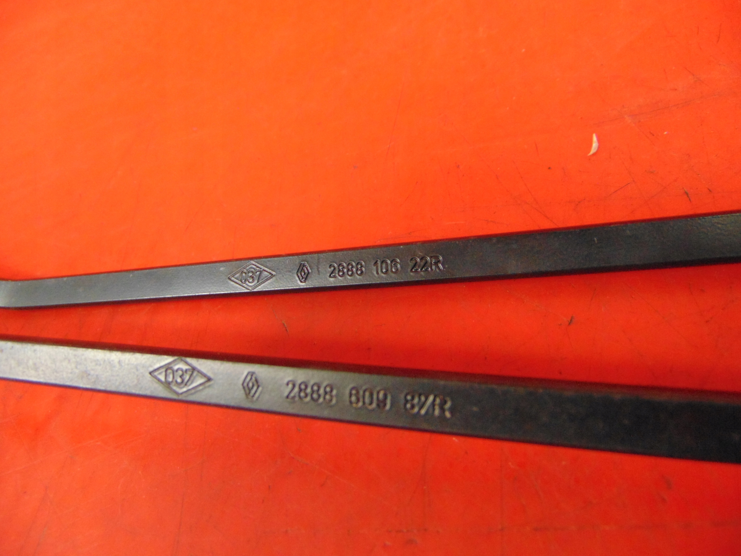 RENAULT ZOE 12- wiper arms front EU KPL