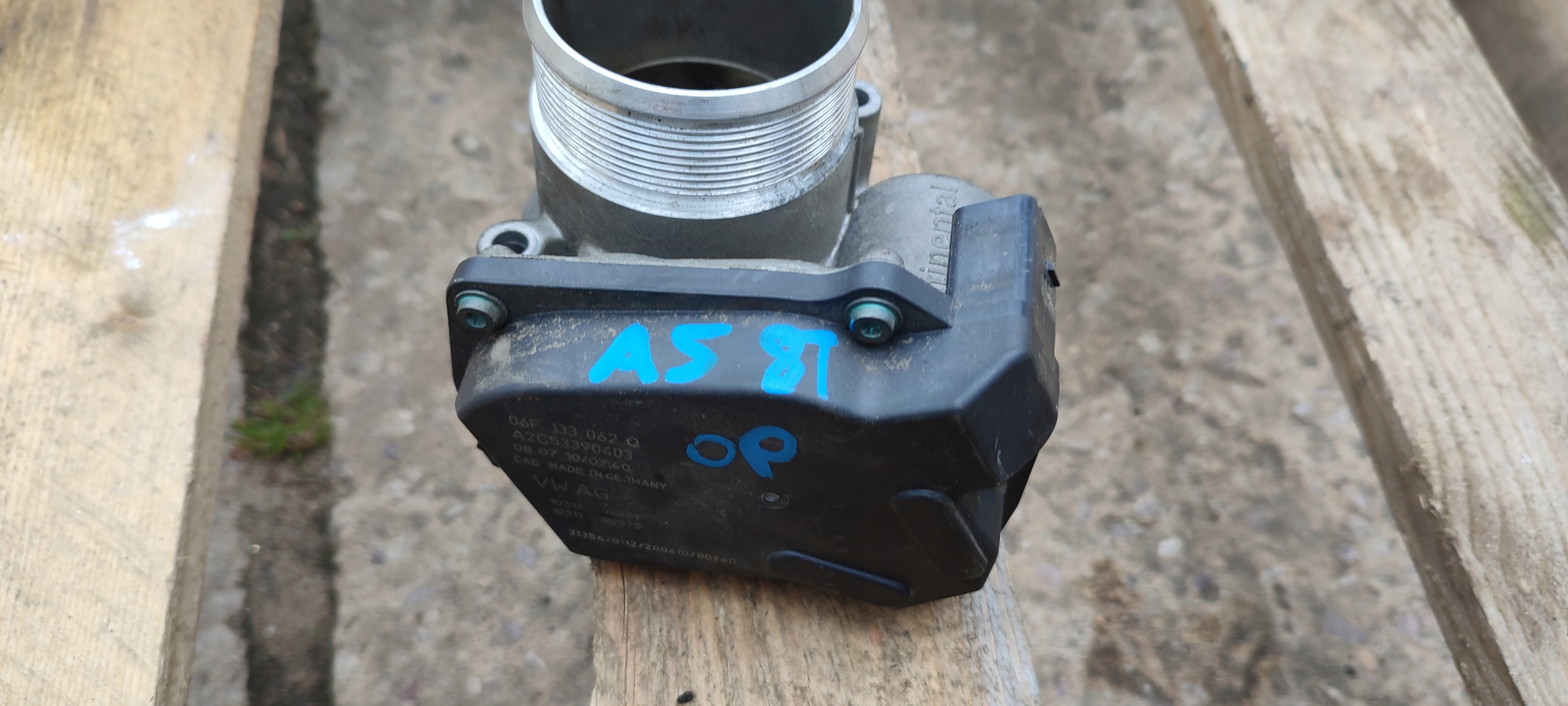 Valvola a farfalla AUDI A3 A4 A6 VW JETTA PASSAT SEAT LEON 1.8 2.0 06F133062Q