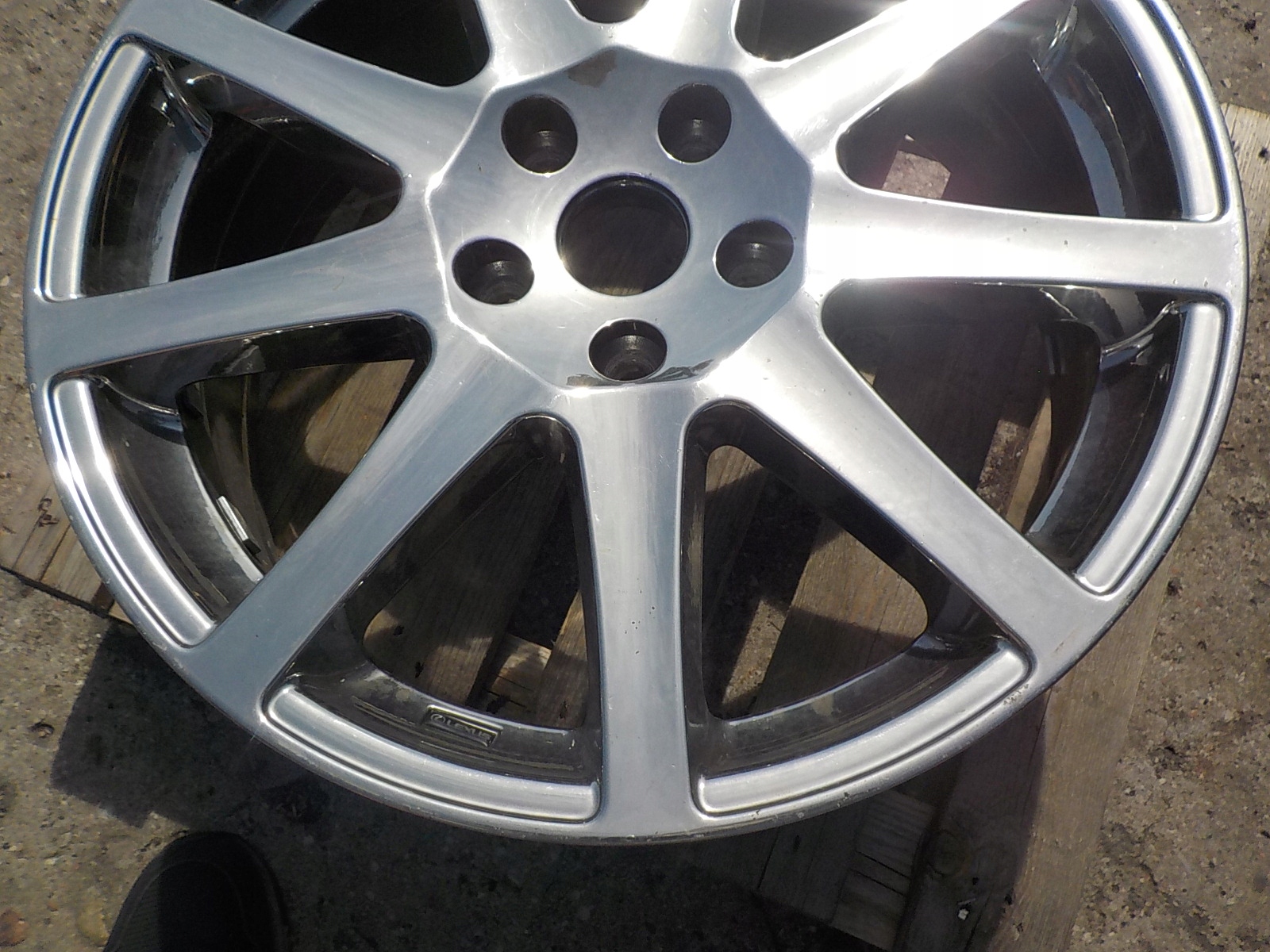 LEXUS IS 220 disk hliníkový R18 5x114.3 ET50