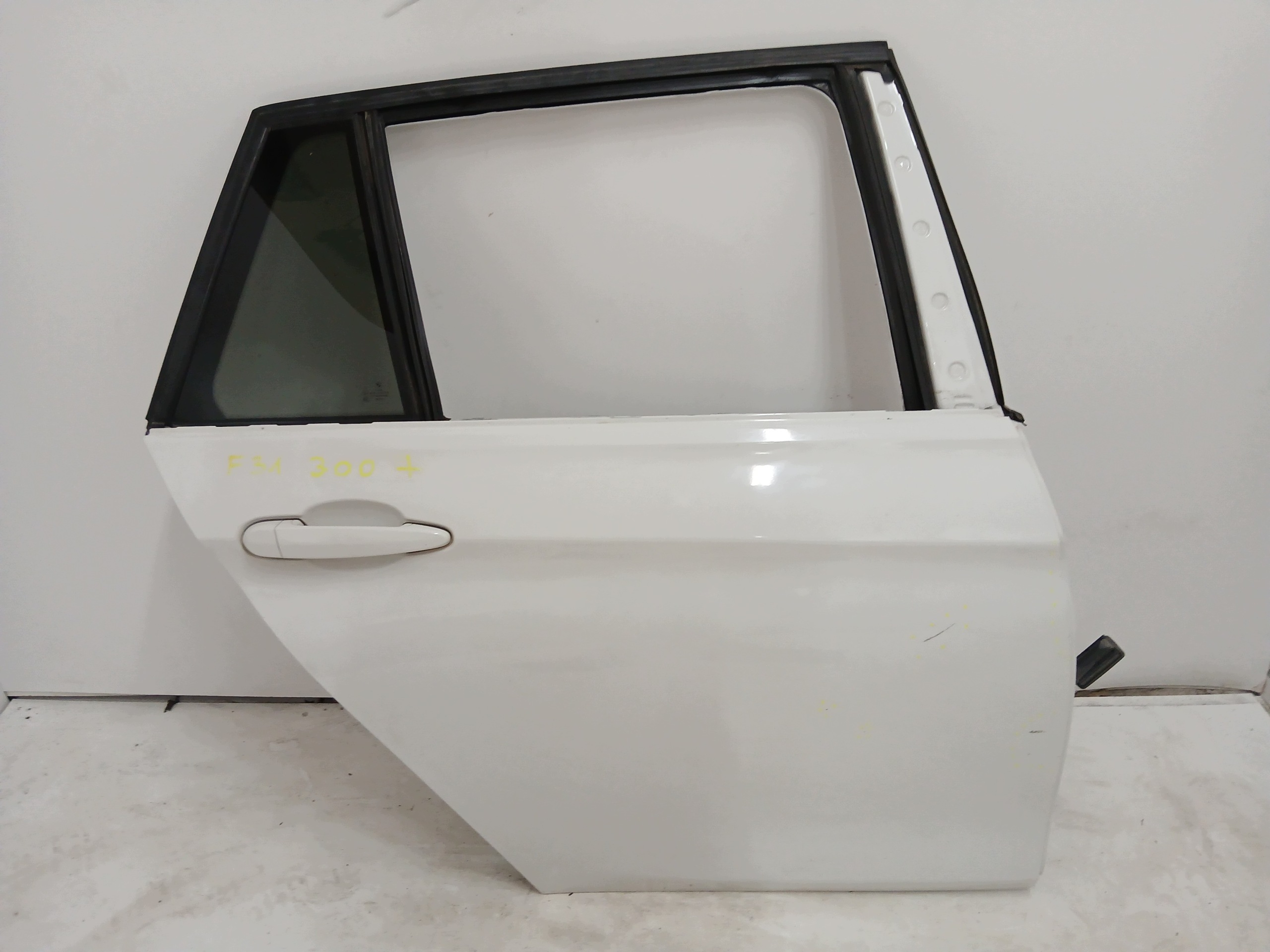 door right rear. BMW F31 300