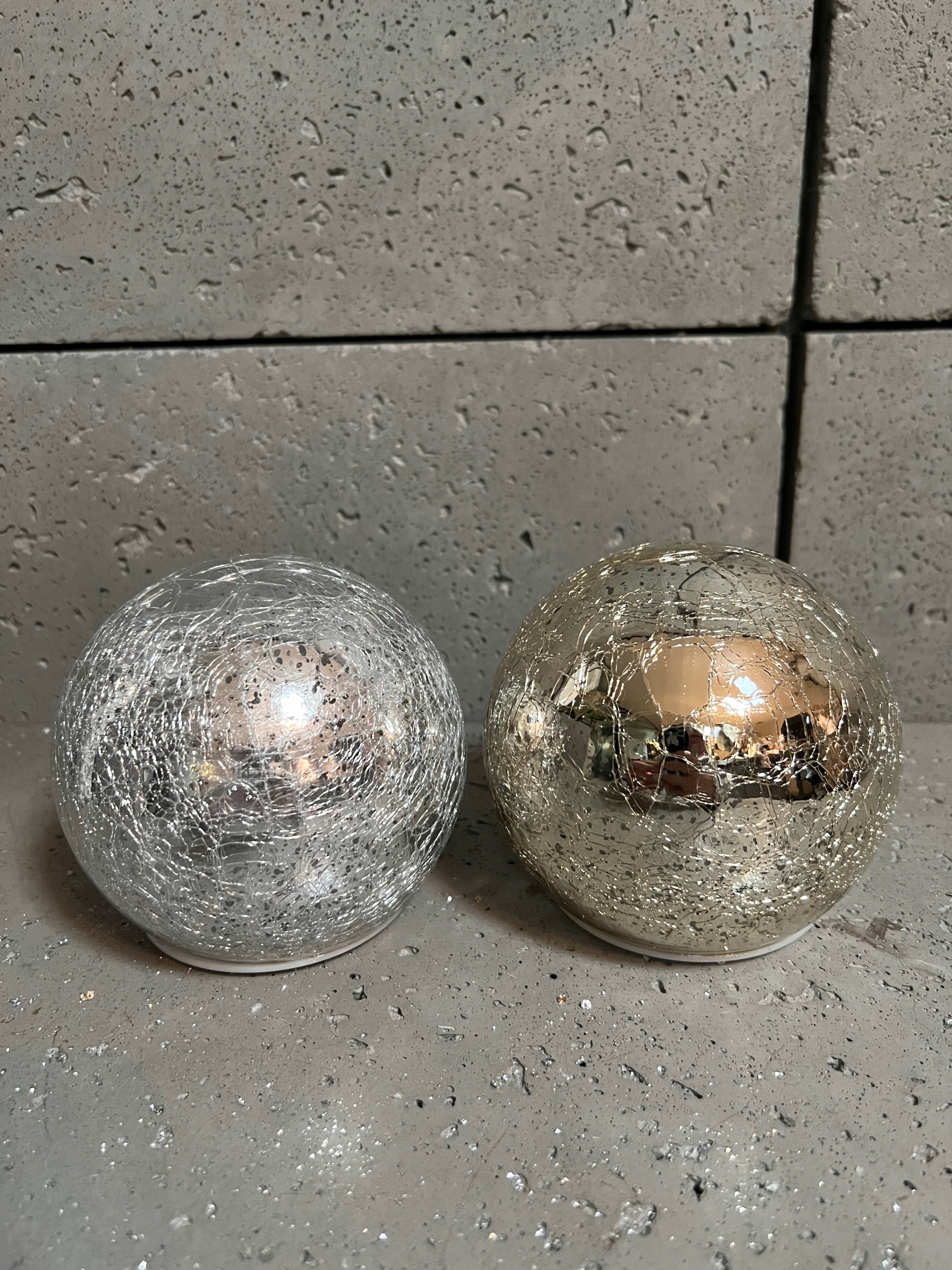 KULA SZKLANA SREBRNA DEKORACJA ŚWIECĄCA Producent inna