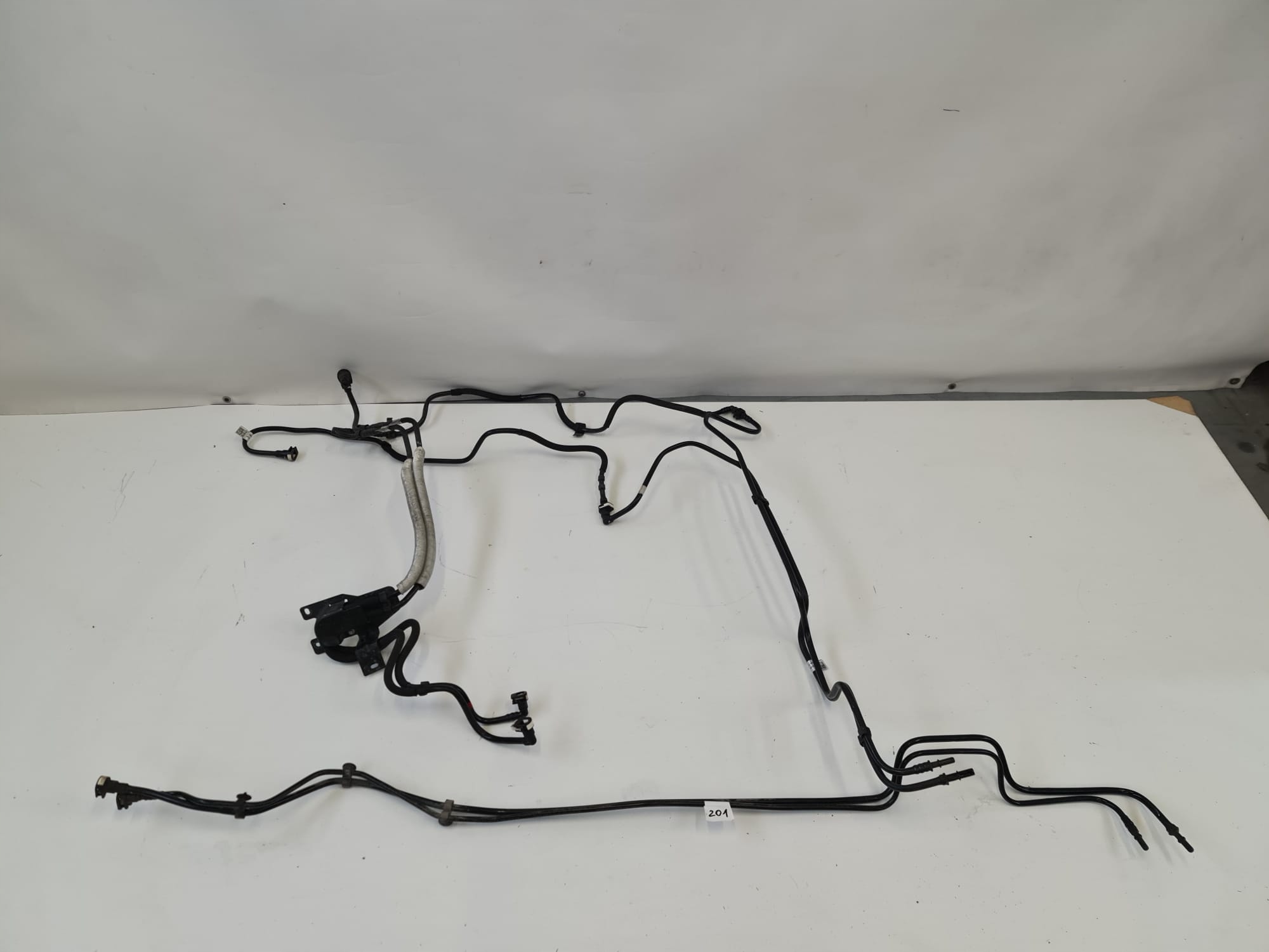 GK21-9J338-AE - ТОПЛИВОПРОВОДЫ FORD TRANSIT MK8