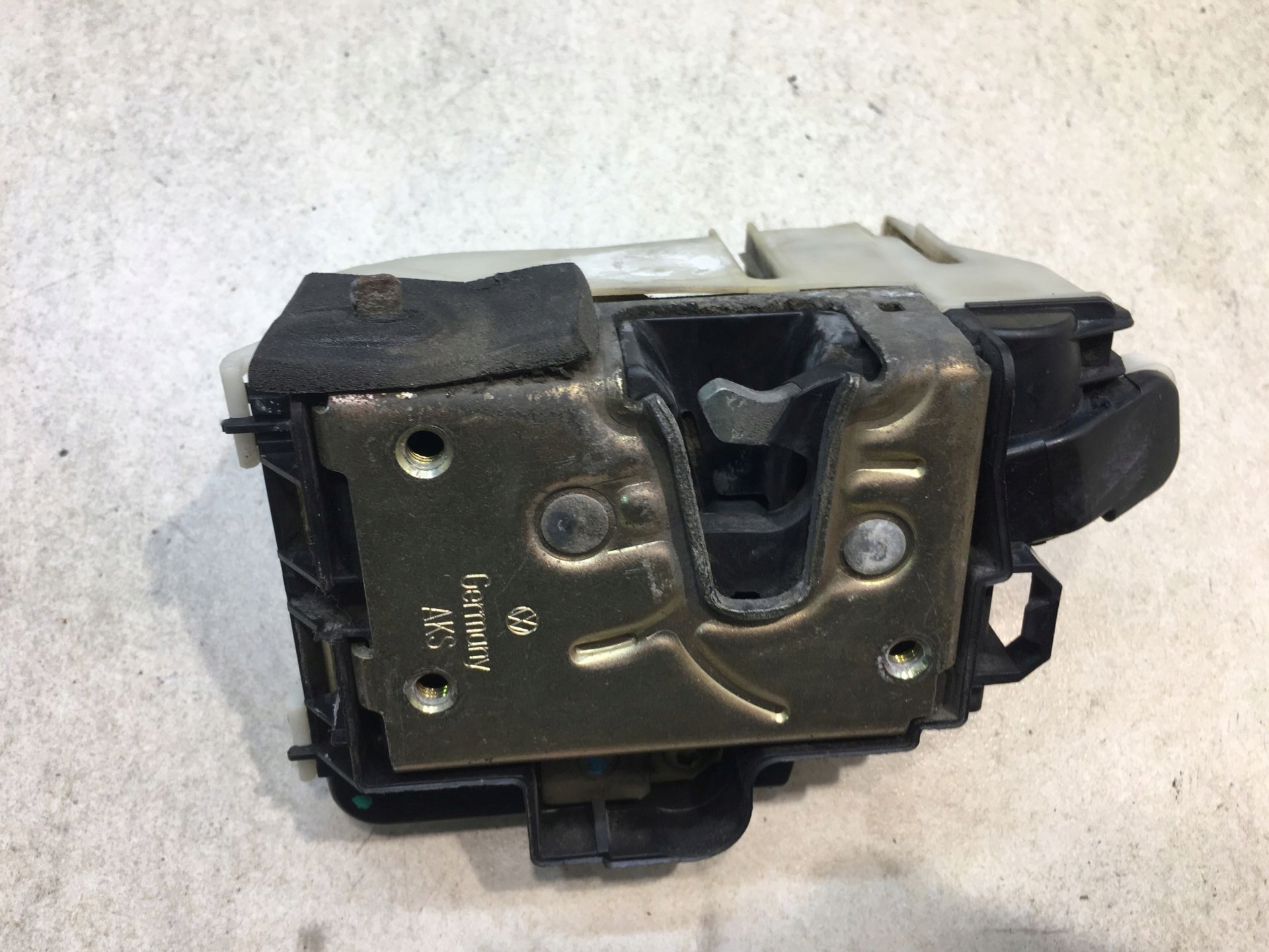 lock door right rear part VW GOLF III 1H4839016