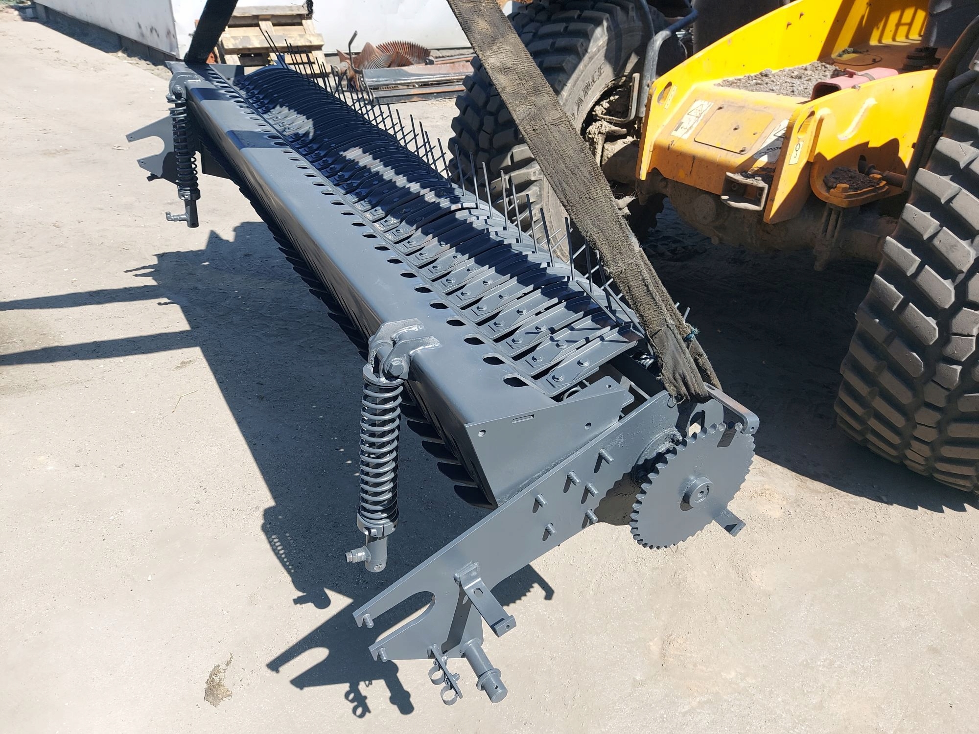 PODBIERACZ PRASA ROLUJĄCA FENDT 4160V XTRA 2019R Producent części Fendt