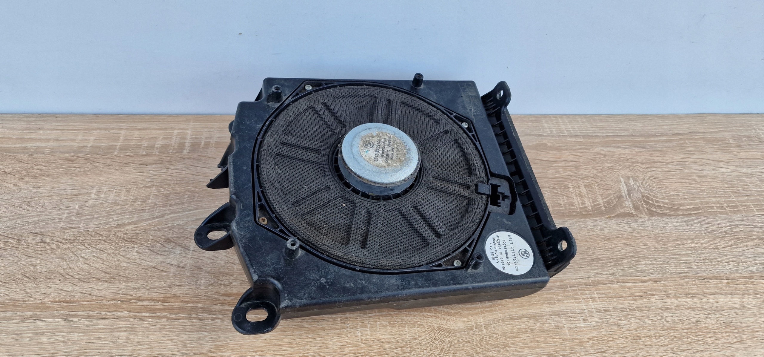 speaker NISKOTONOWY BMW 5 E60 E61 SUBWOOFER