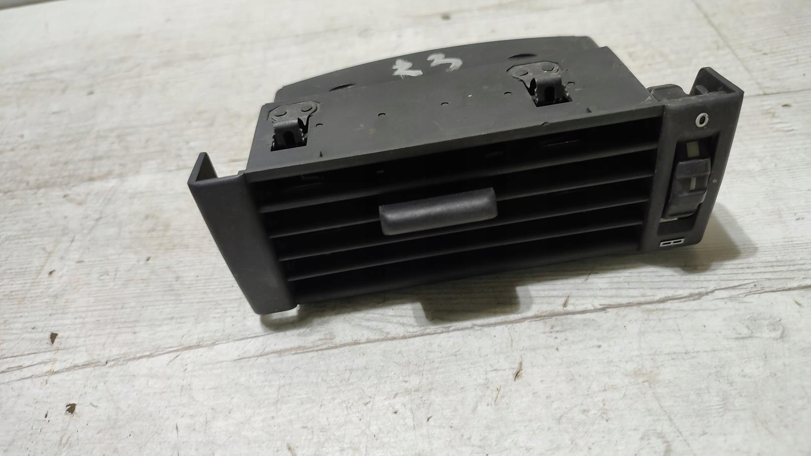 grid air conditioning devices right Mercedes w124