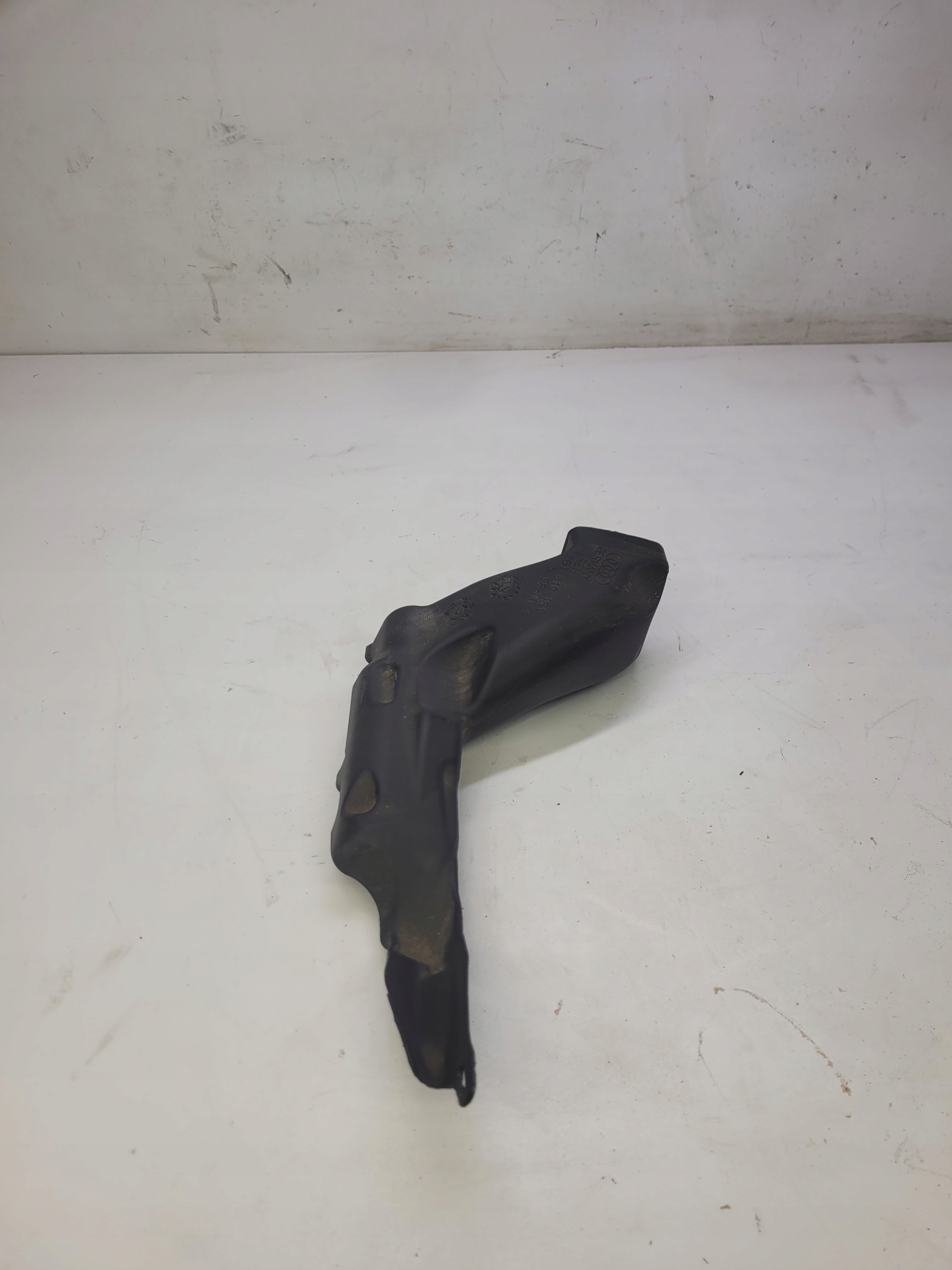 drain POWIETRZNY TUNEL left AUDI A6 C7 4G1819151