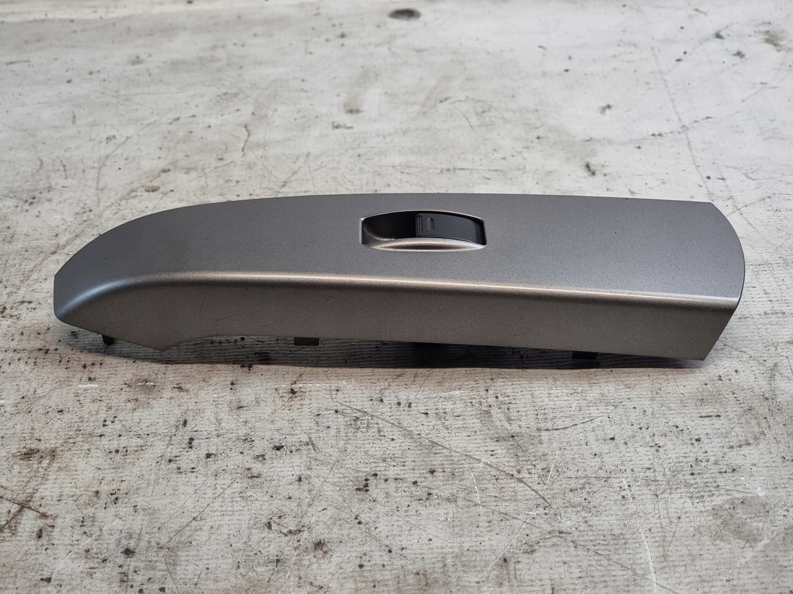 switch PANEL button windows right rear part 74271-47050 TOYOTA PRIUS II 08r