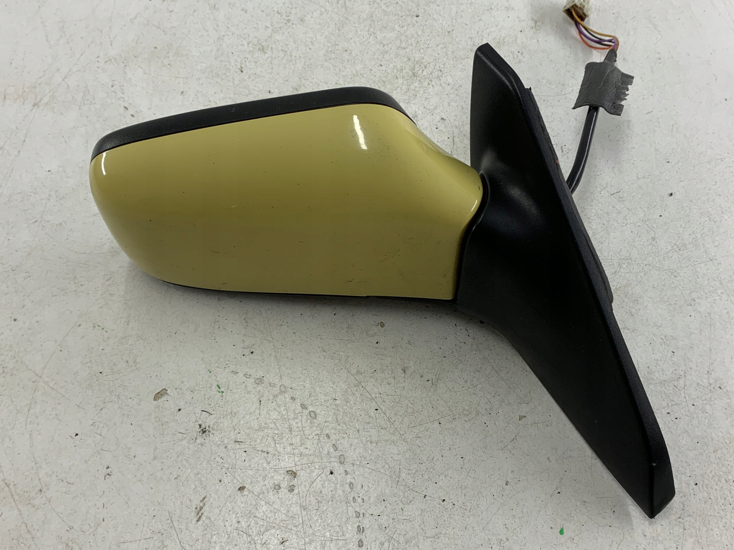 VOLVO V40 and mirror right 5 PIN 248-11 ZOLTE