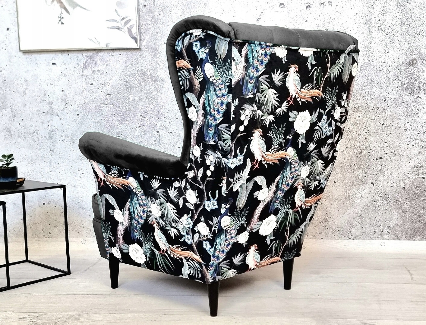 FOTEL USZAK PIKOWANY GLAMOUR CHESTERFIELD PODNÓŻEK Marka Monedero