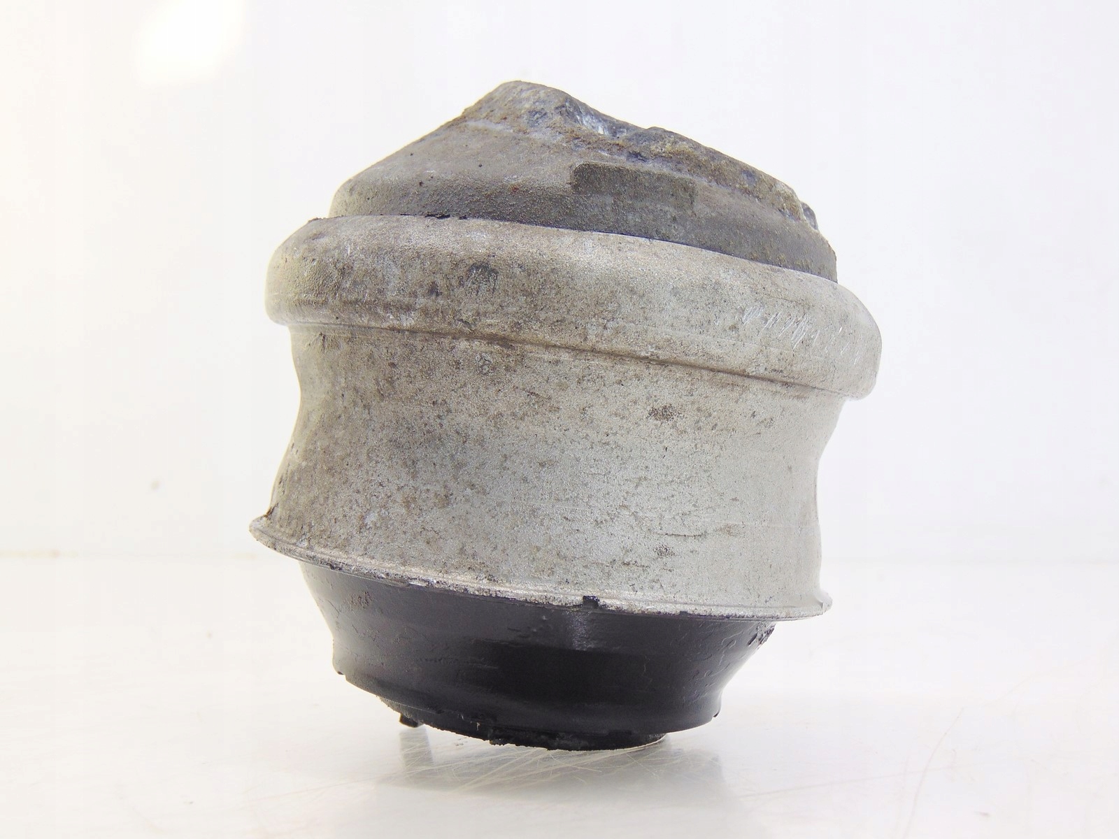 Подушка двигуна MERCEDES W211 2112400017