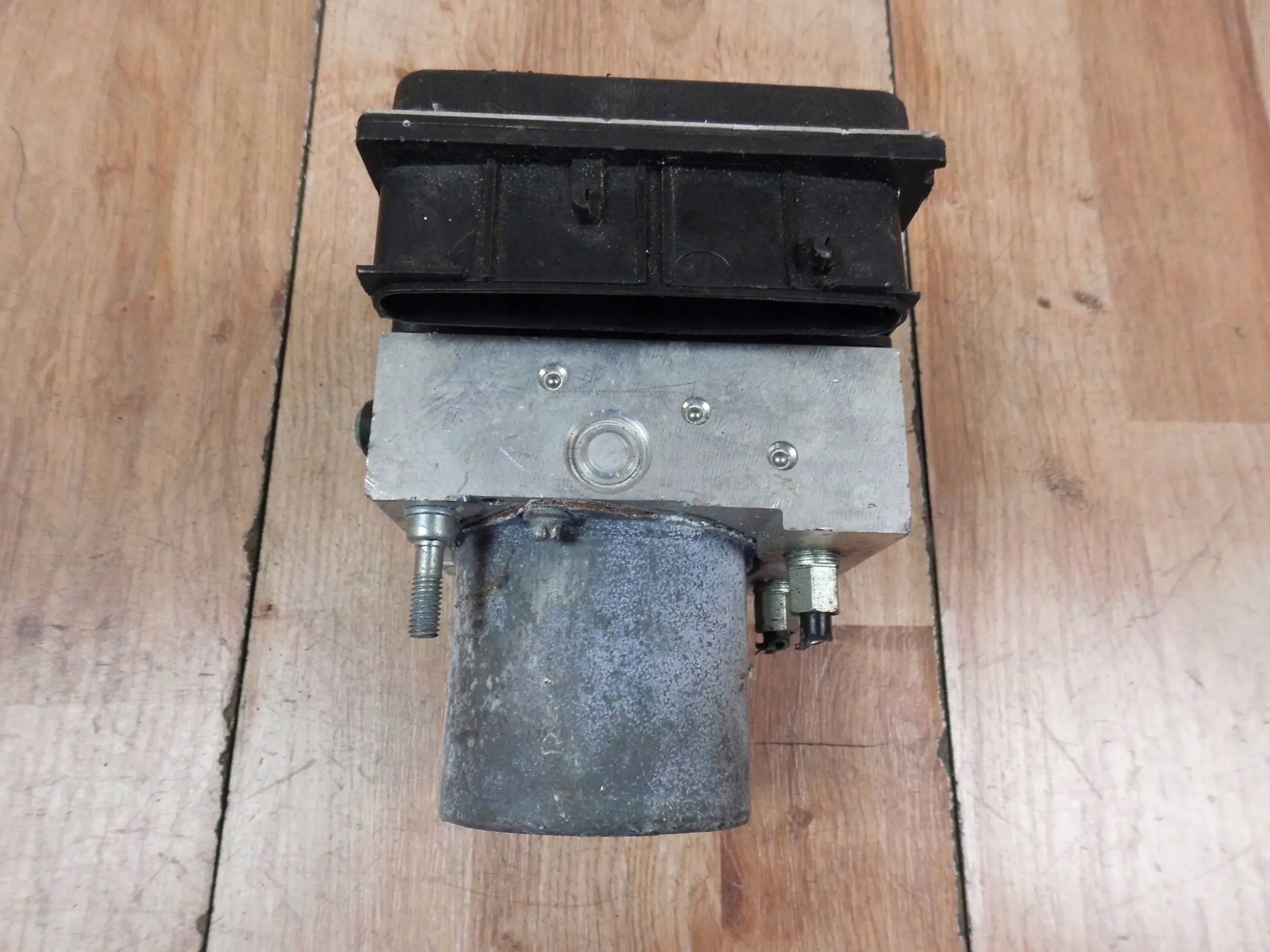 Mazda CX-7 CX7 pump ABS 0265251512 EH46 43 7A0