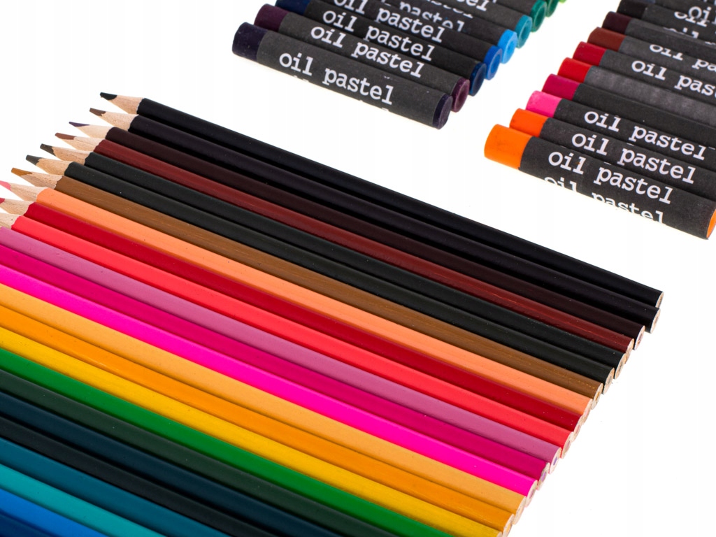 Zestaw plastyczny do malowania w walizce 145el niebieski Bohater brak