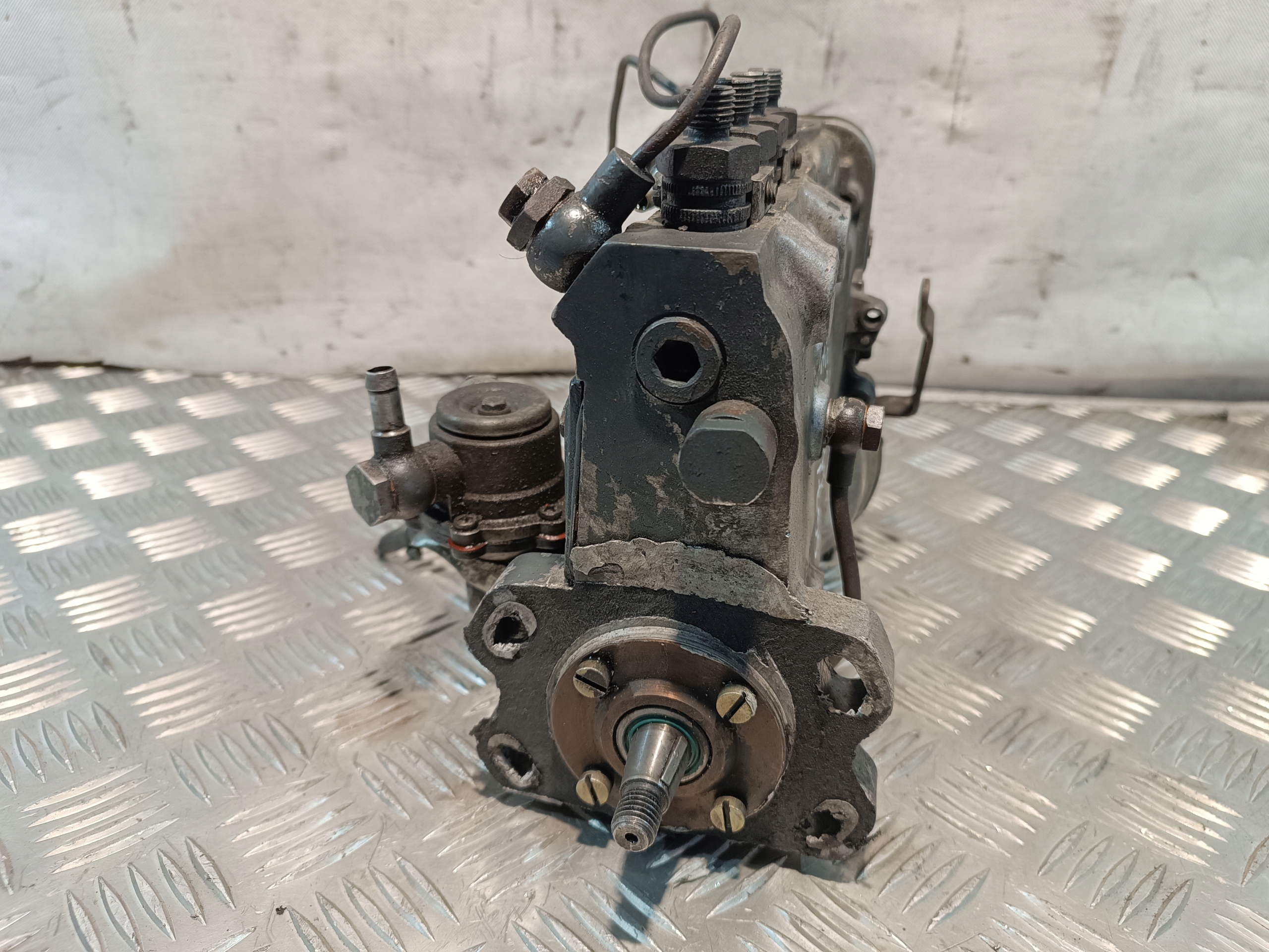 injection pump BOSCH 1400A8B495DL DEUTHZ-FAHR F4L912W