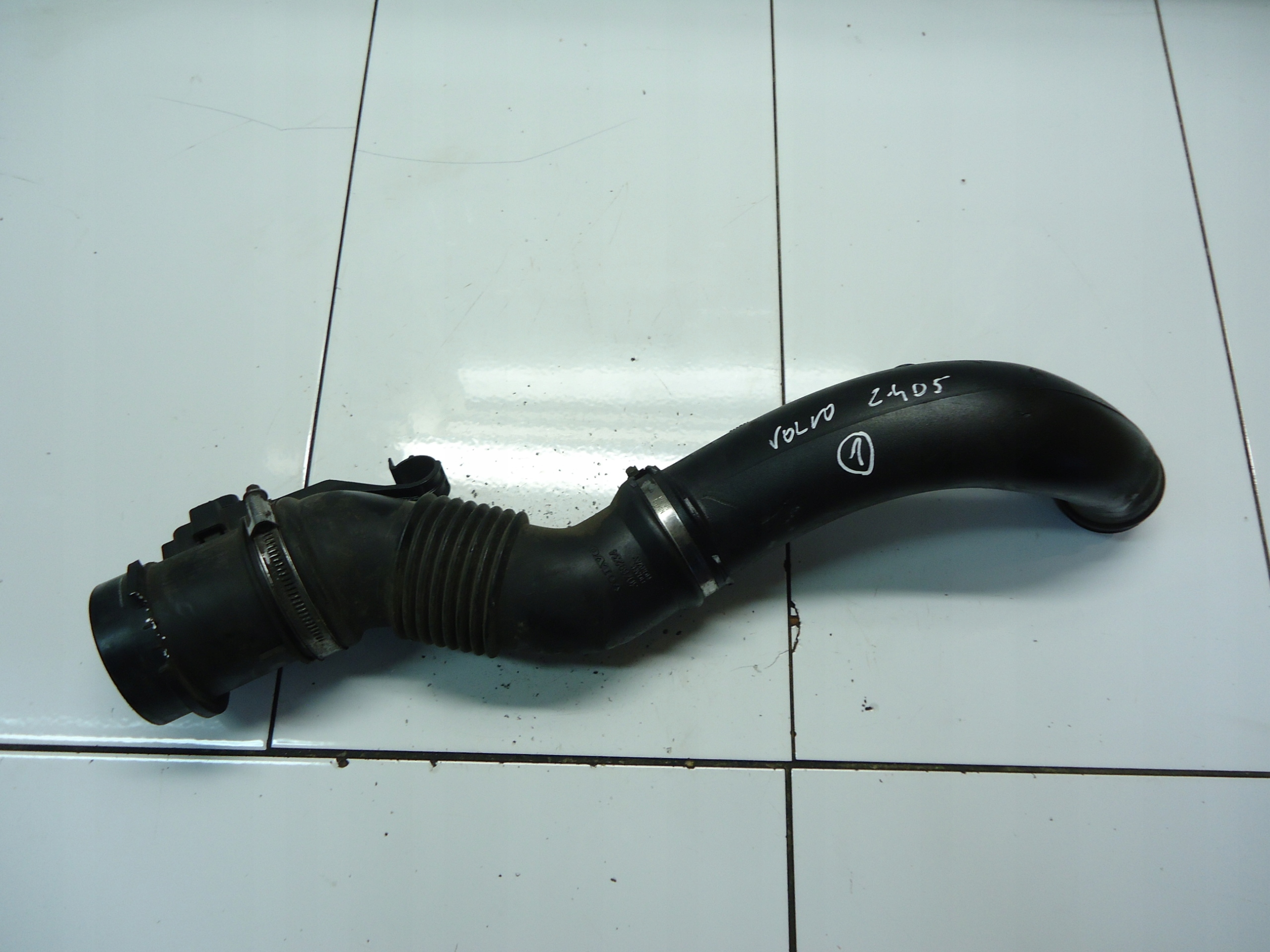 VOLVO S80 V70 2.4 D5 pipe air 30714480 flow meter 30677999