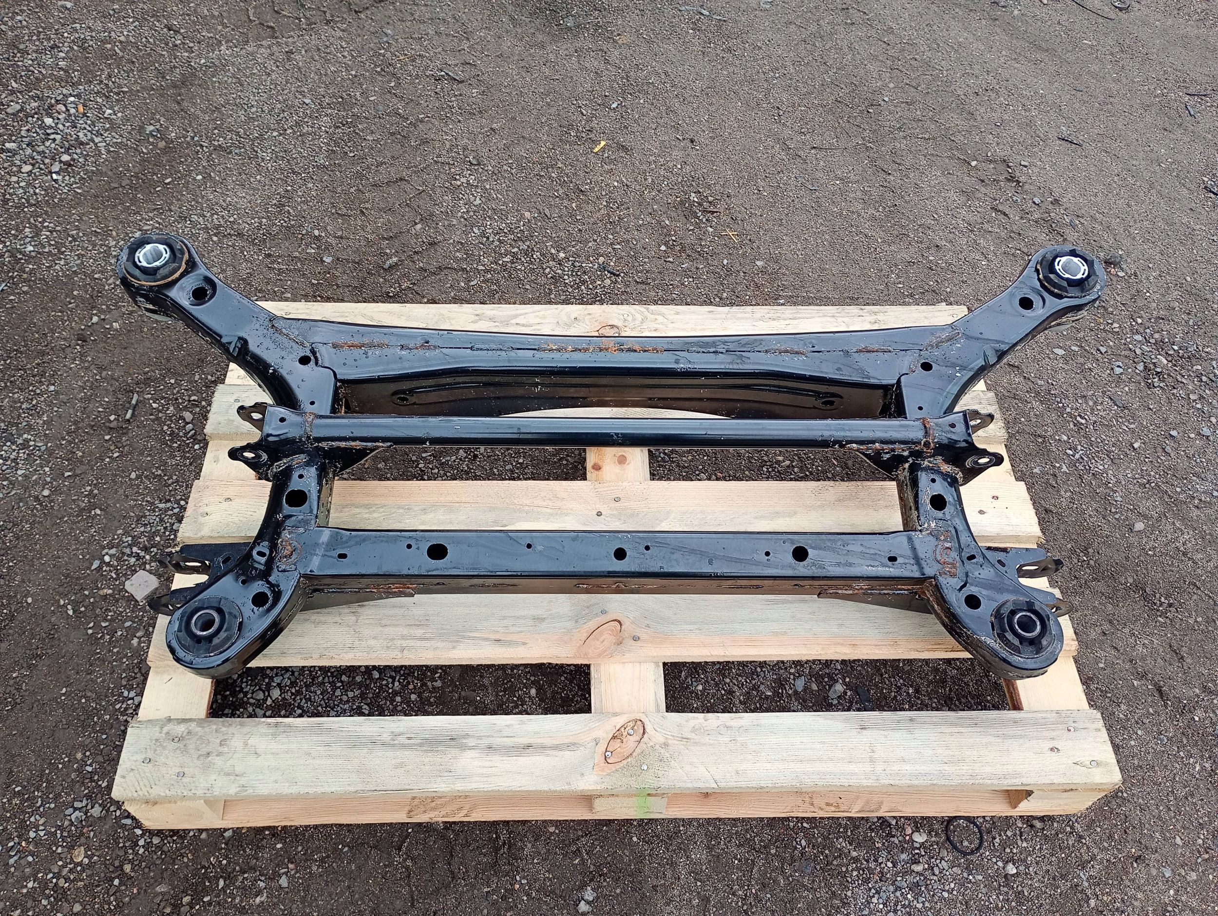 axle beam subframe sider rear part rear Chrysler Pacifica 2016 - 2024