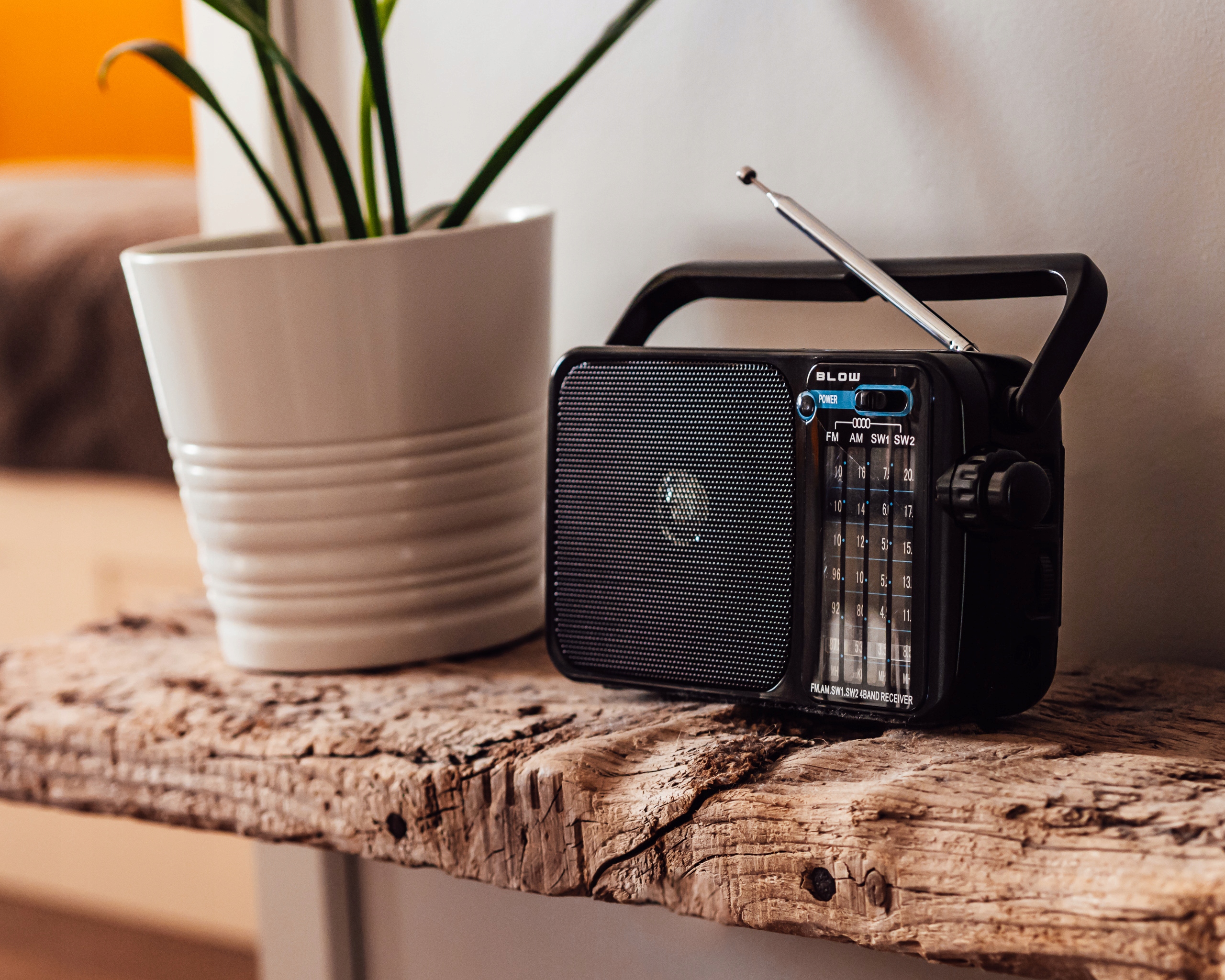 RADIO KUCHENNE AM FM SW BUDOWLANE NA BATERIE PRZENOŚNE MINI JACK ANTENA Marka Blow