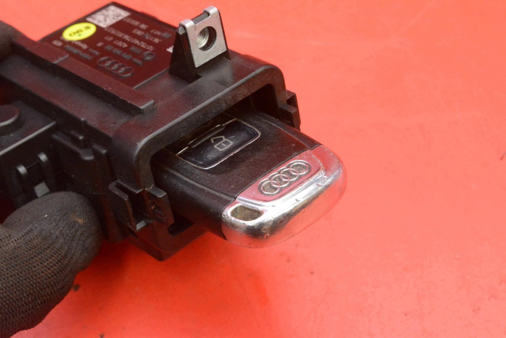 ignition key 8K0909131B AUDI A4 B8 2.0 TDI 136 KM 07-11