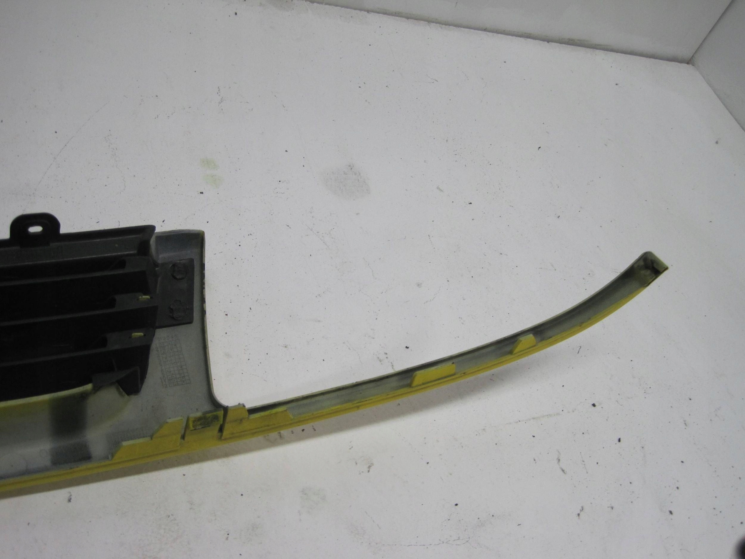 grille radiator grill front VOLKSWAGEN POLO 6K5854643A
