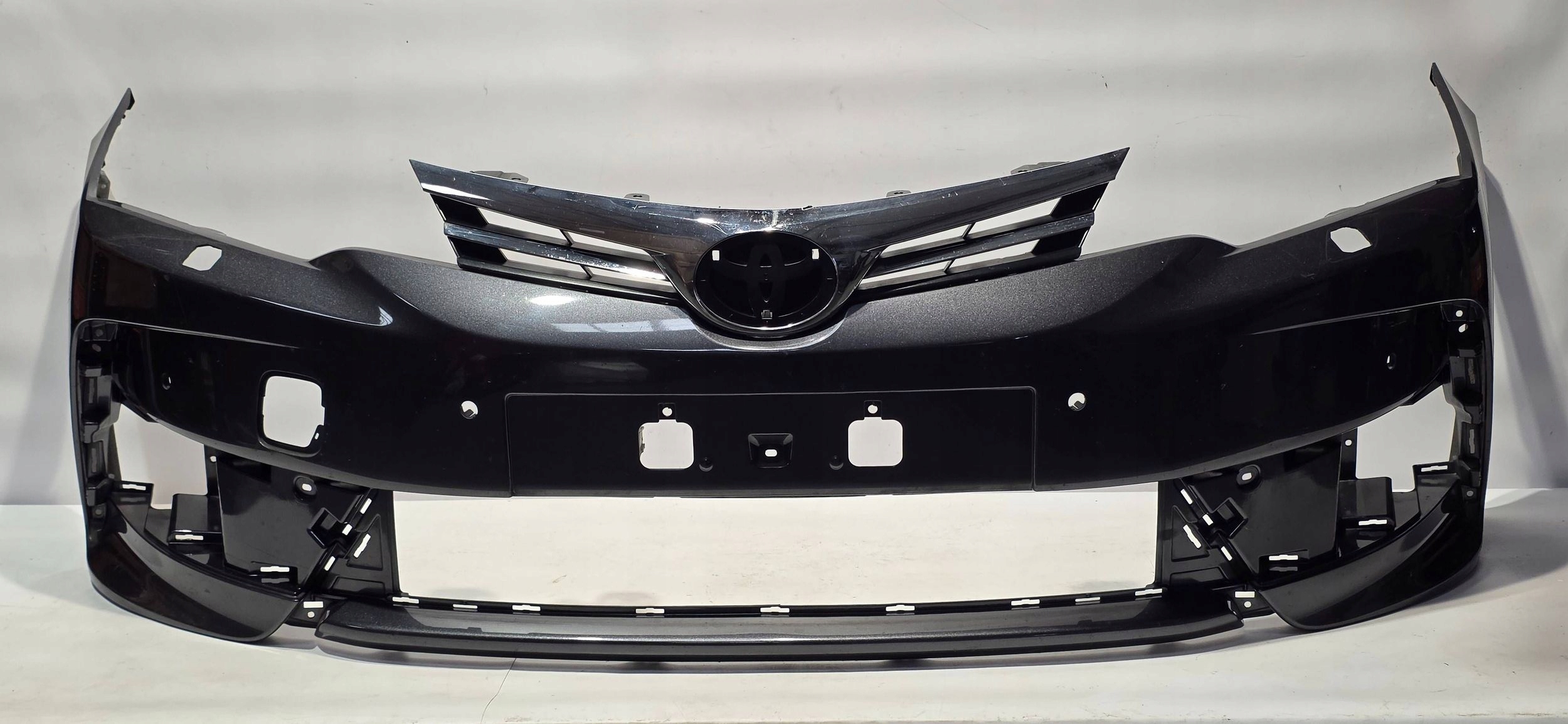 front bumper front Toyota Corolla E160 E170 5211902F30