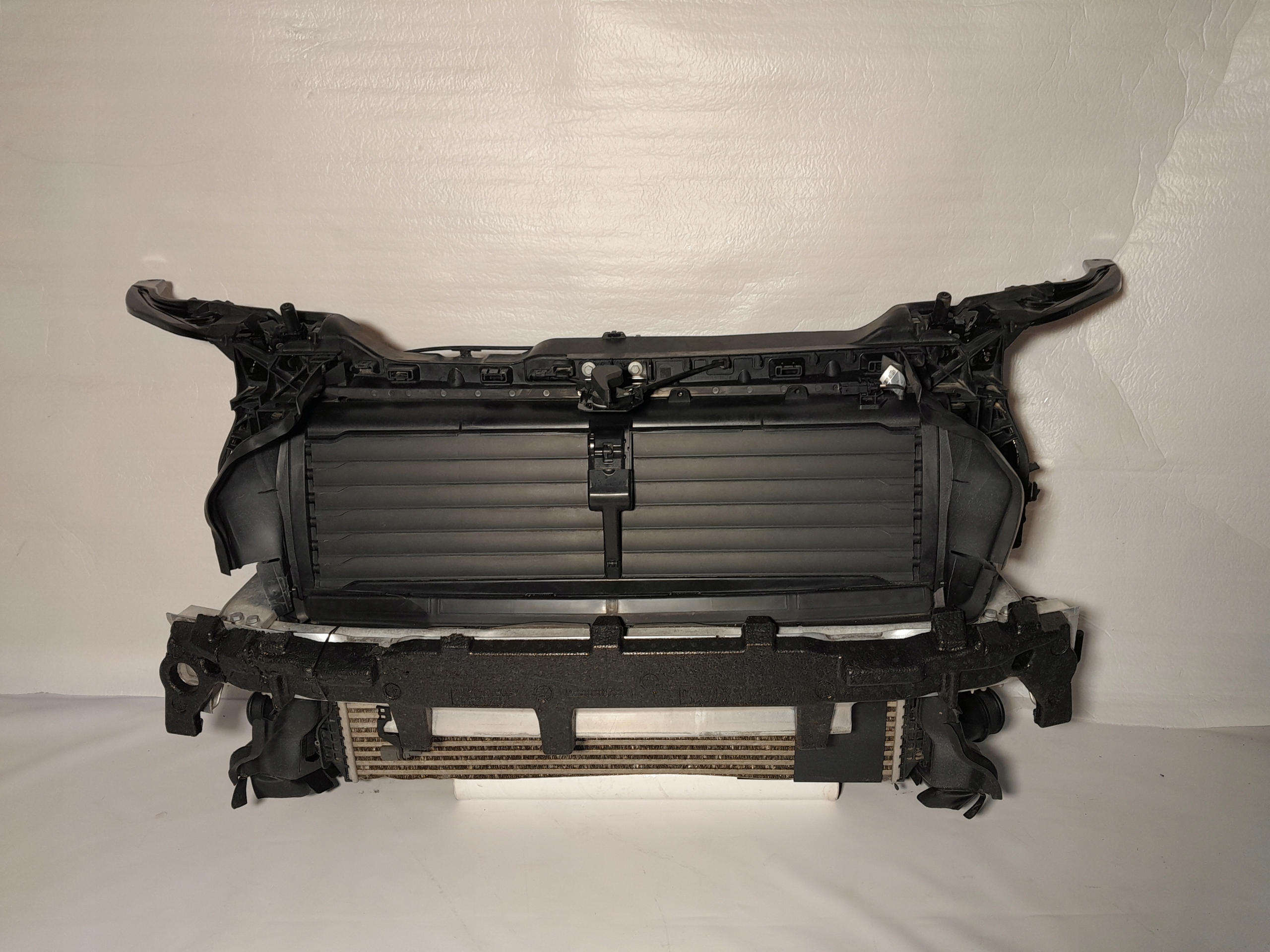 AUDI Q5 II 80A PAS PRZEDNI CHODNICE WENTYLATORY ROLETA KOMPLET USA Producent części Audi OE