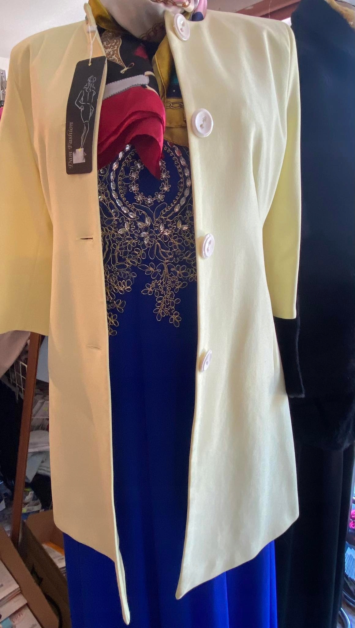Tenký kabát Dam Fashion Banánová barva vel 40