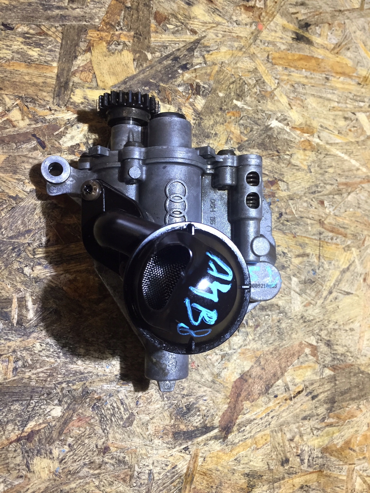 AUDI A4 B8 2.0 TFSI Ölpumpe CDNC 06H115105AF