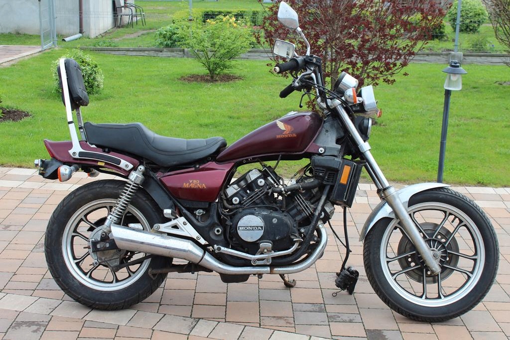 HONDA VF500 MAGNA PC13 OSLONY CHLODNICY KOMPLET Part number 43365