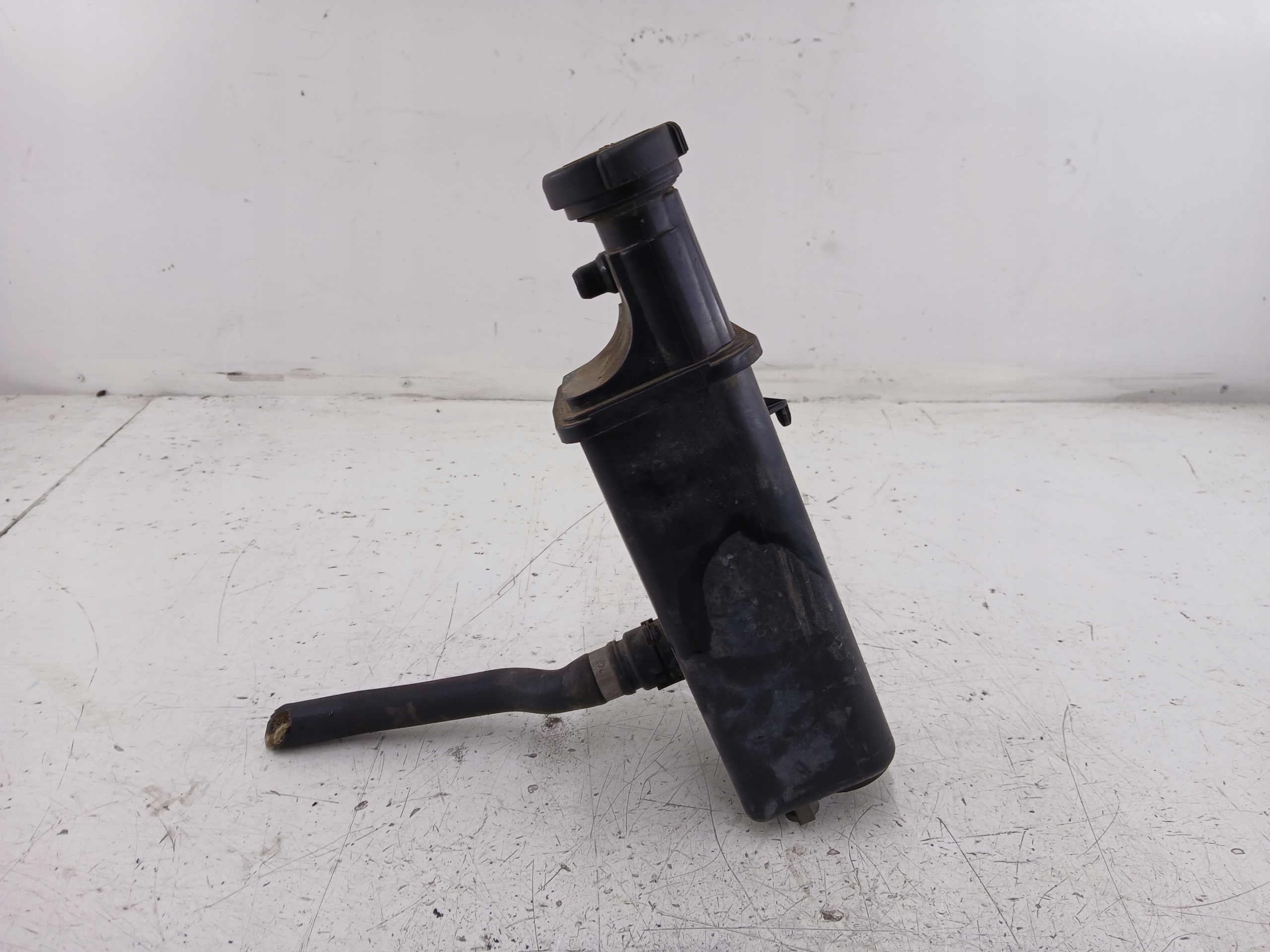 BMW E46 water tank