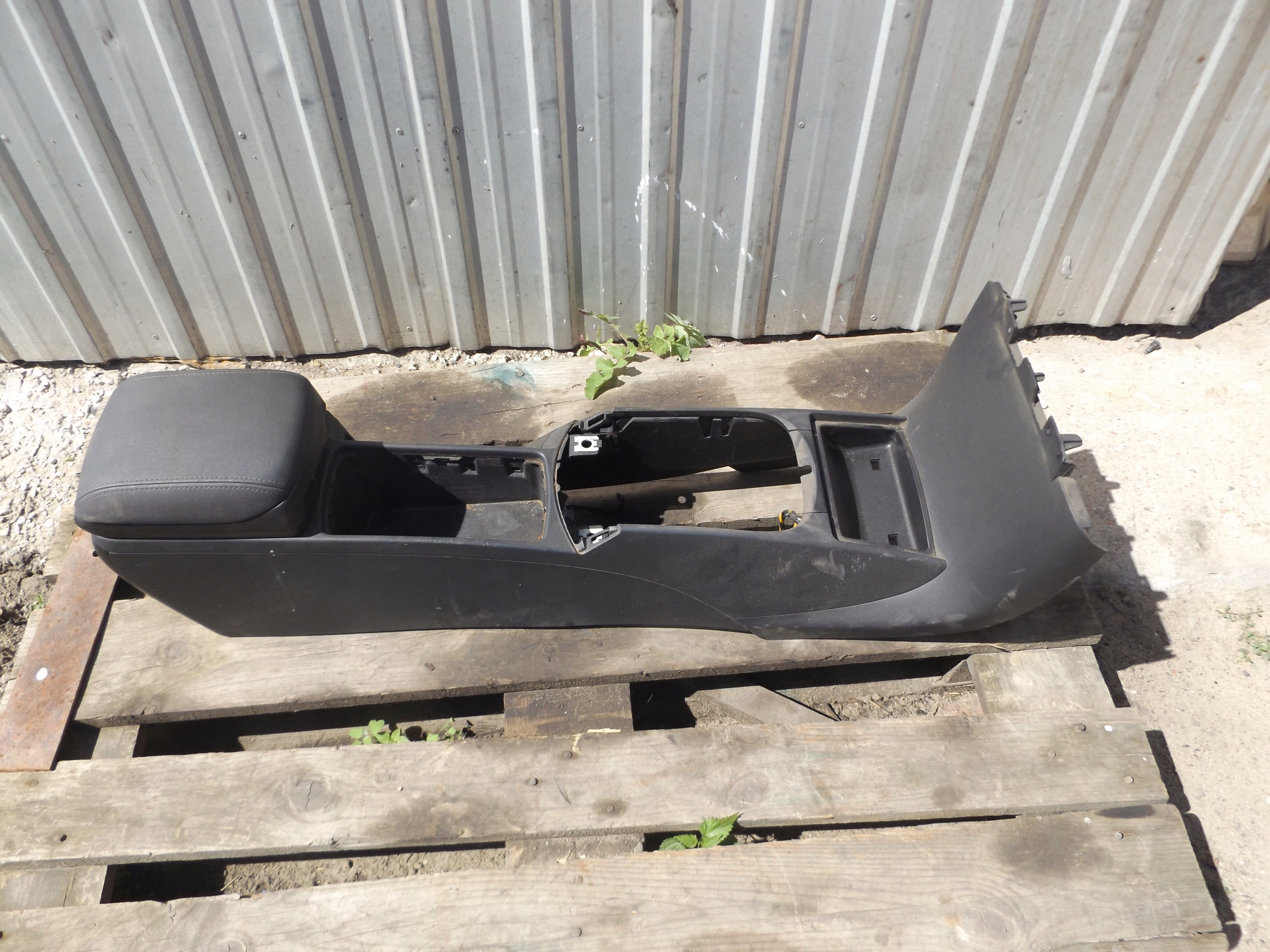 VOLVO V50 TUNEL ŚRODKOWY