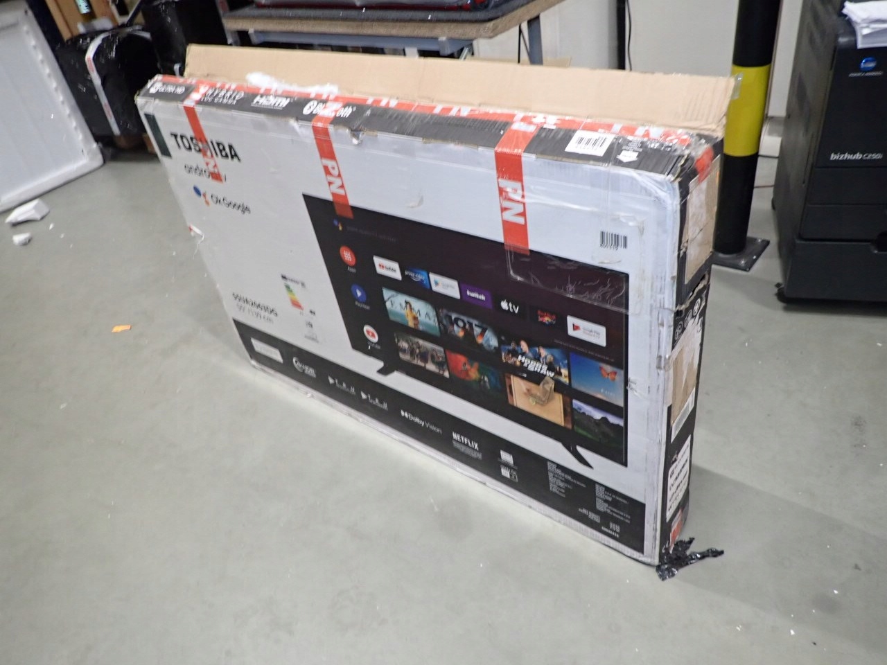 TOSHIBA 55LA2063DG UHD AndroidTV- uszkodzony Typ telewizora LED