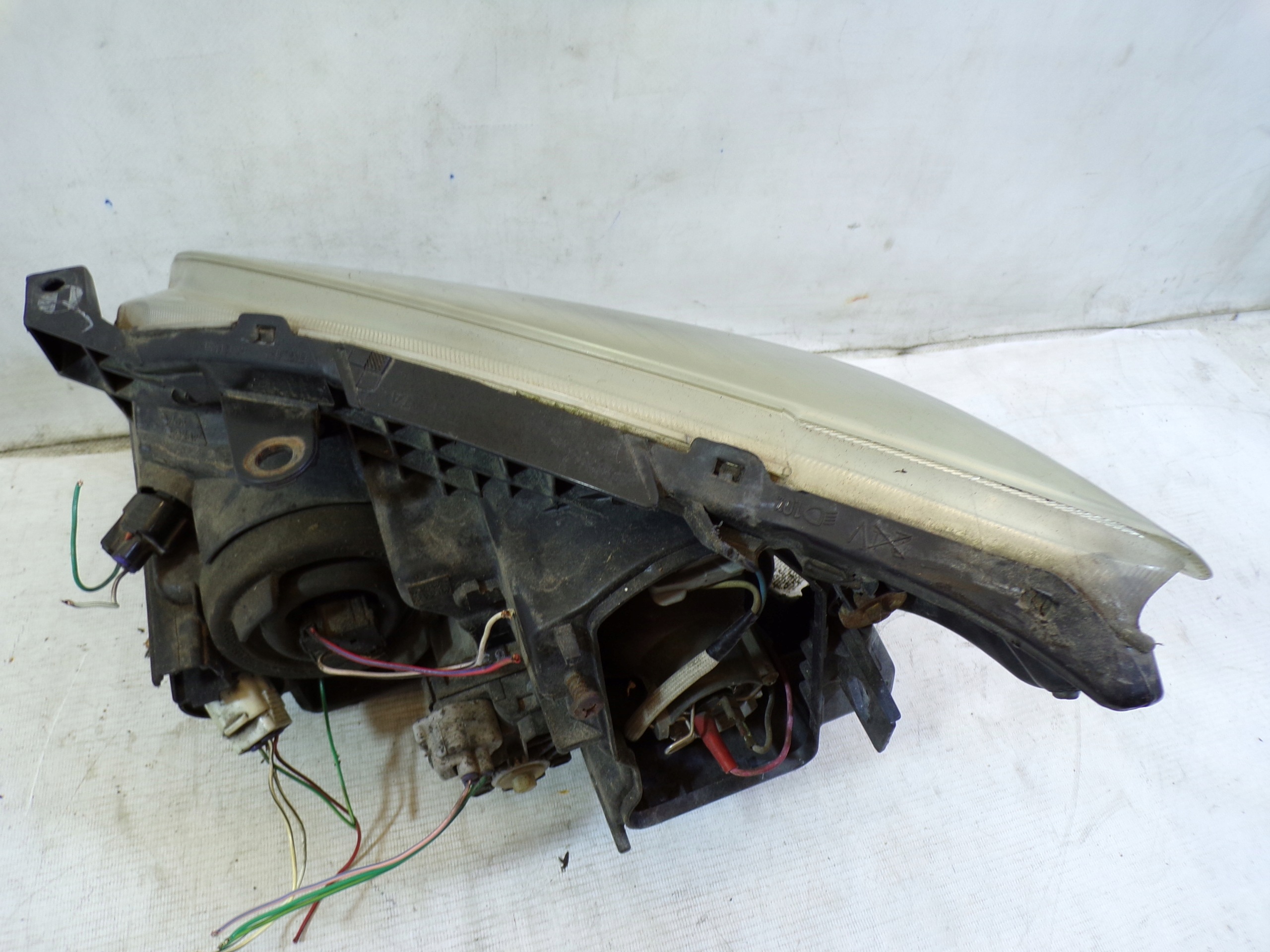 light front front right TOYOTA AVENSIS T25 (5) (K)