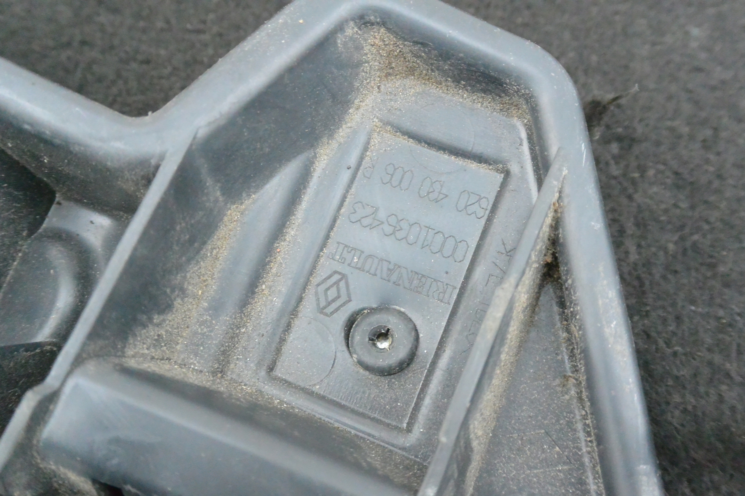 bumper bracket left front MASTER III MOVANO B