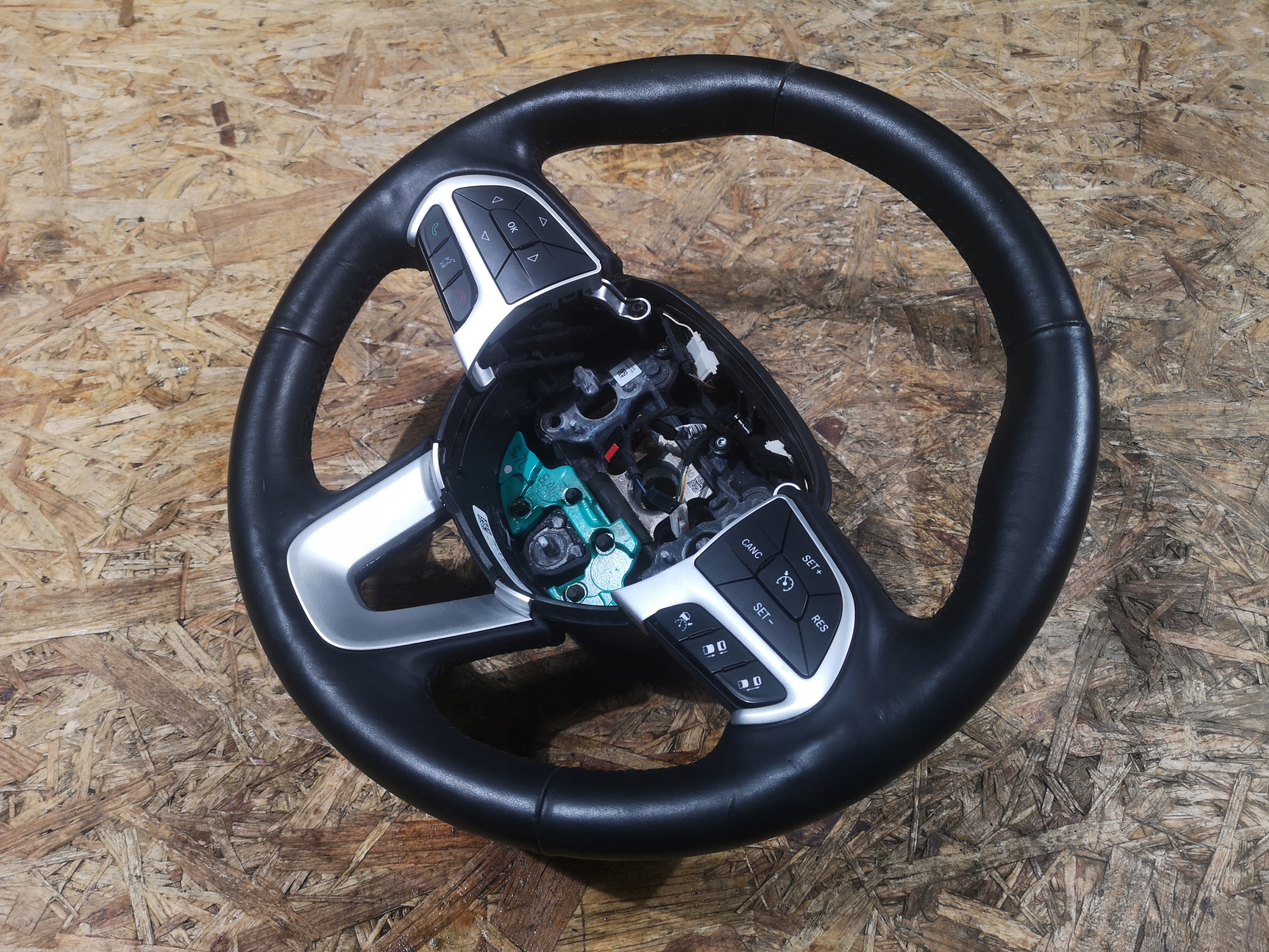 steering wheel, leather leather Dodge Challenger 2015
