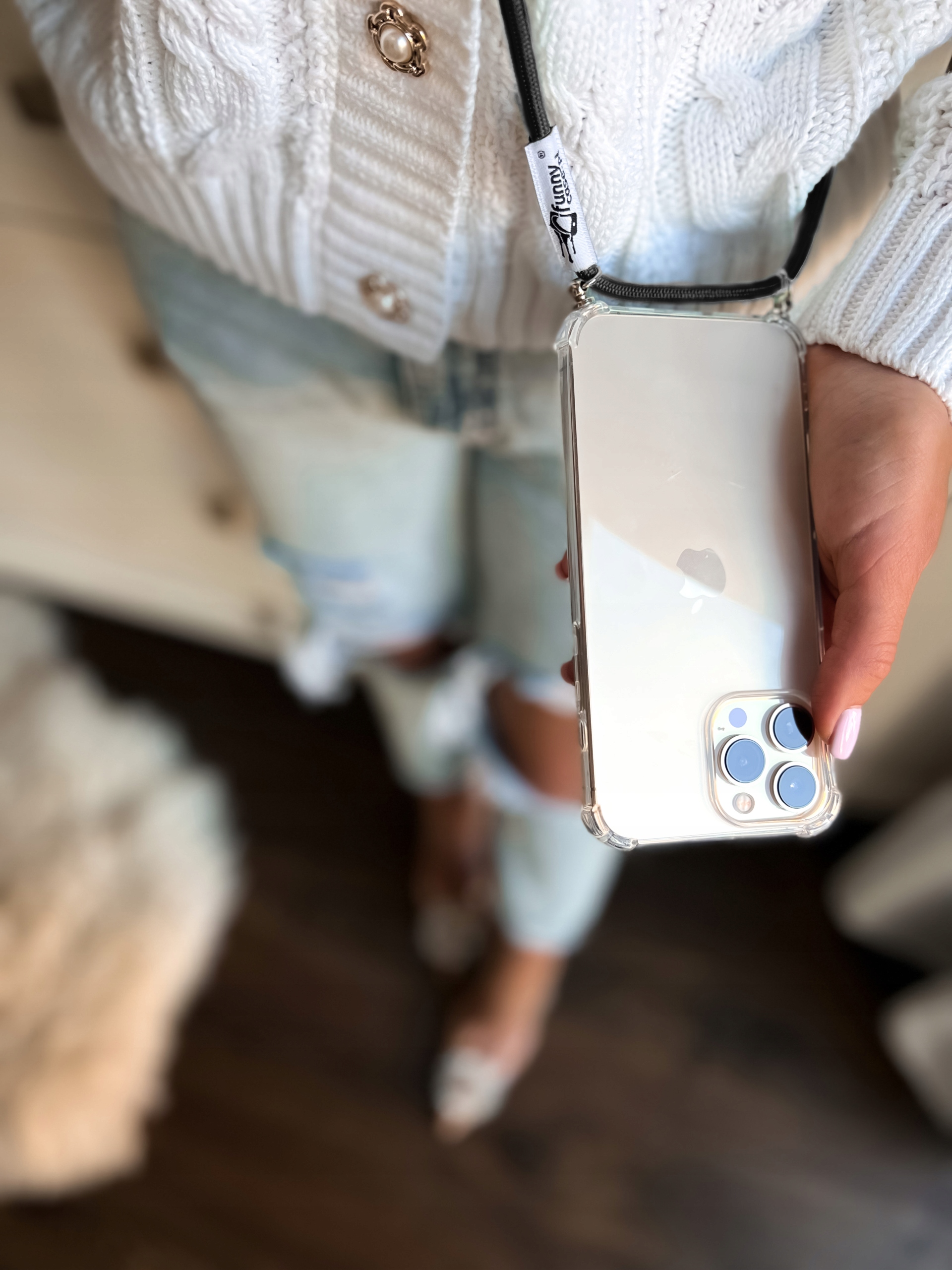 Etui Crossbody IPHONE 12 Czarny Sznurek Ochronne Dedykowany model iPhone 12