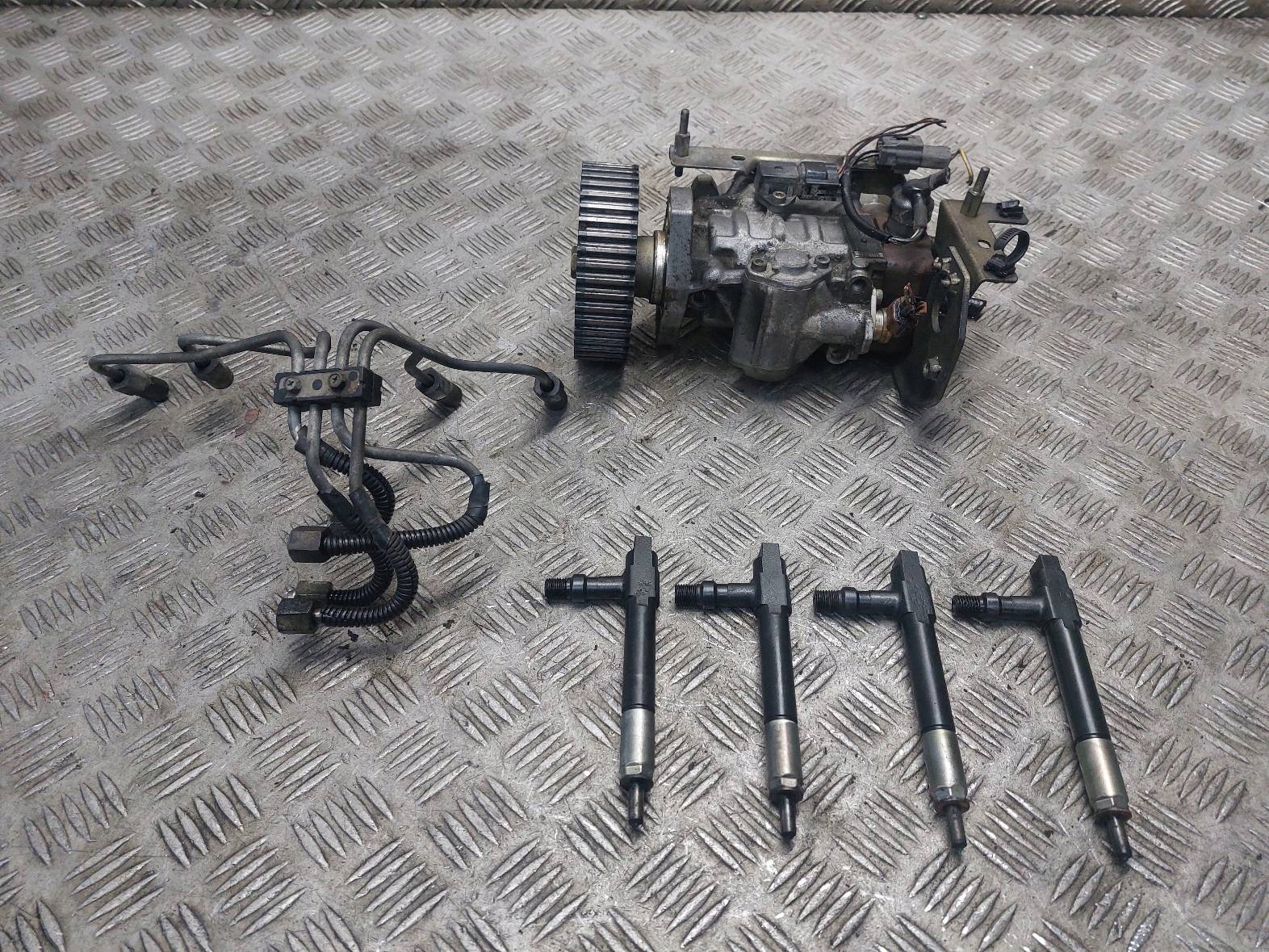 Einspritzpumpe + Einspritzdüse KOMPLET MAZDA PREMACY und Lift 2.0 D