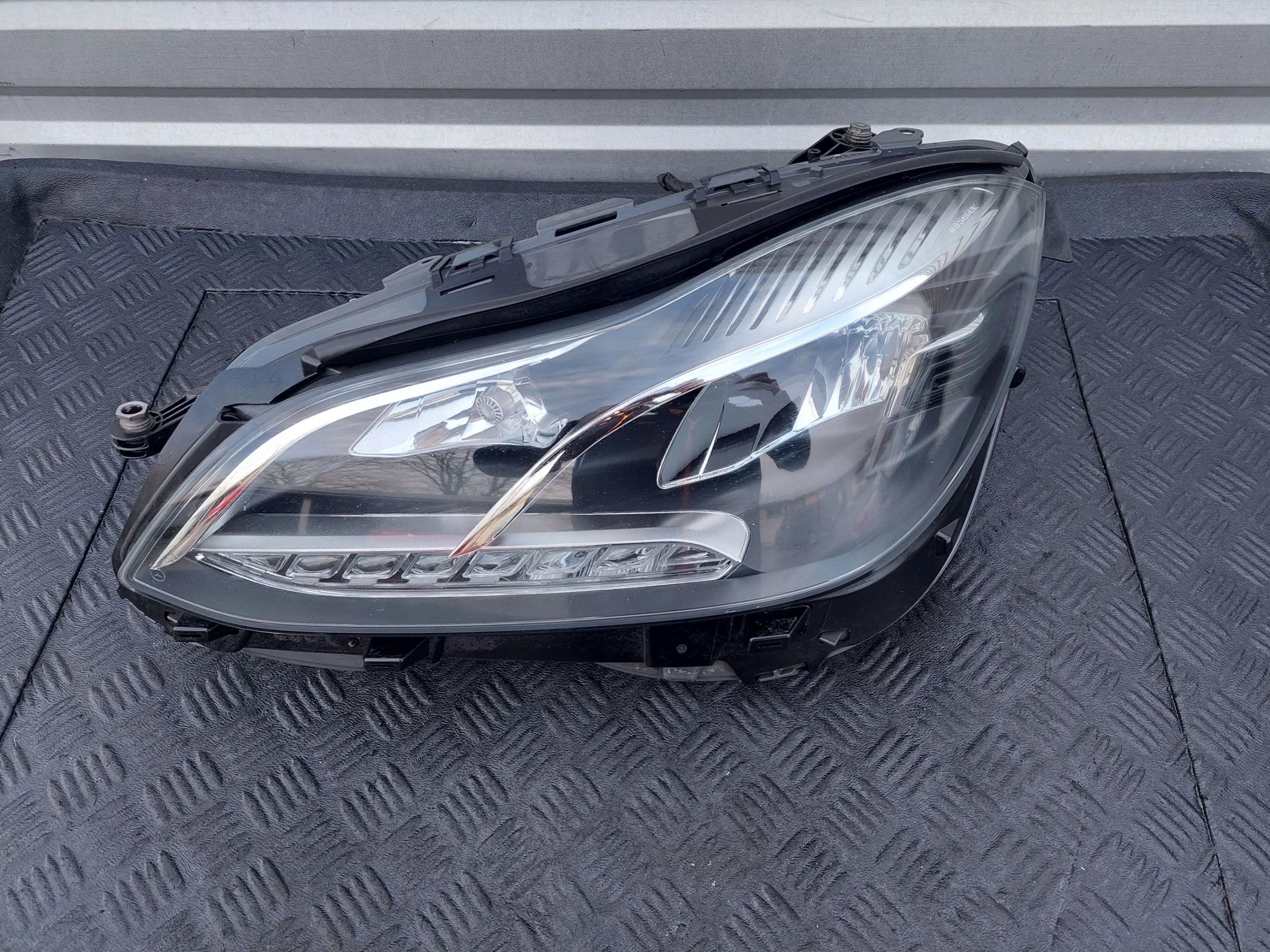 light front left front left LED UK A2128204739KZ MERCEDES E W212 LIFT