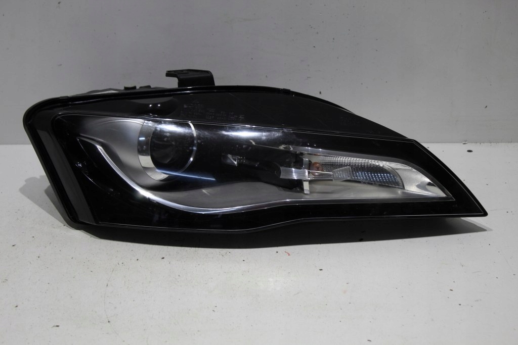 Audi R8 Ксенон Правий Супер стан