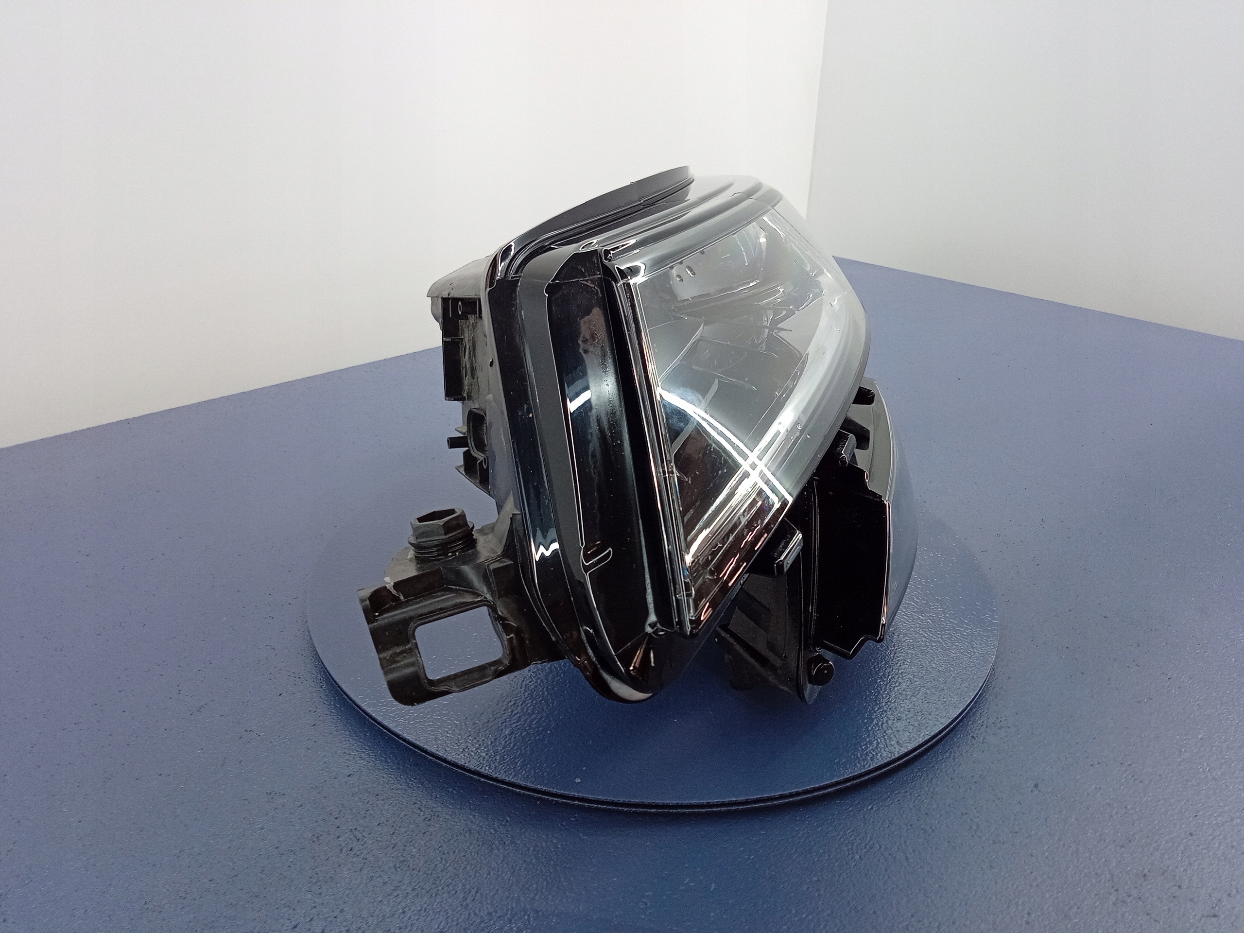 SKODA KODIAQ REFLEKTOR LEWY PRZÓD EU FULL LED Strona zabudowy lewa