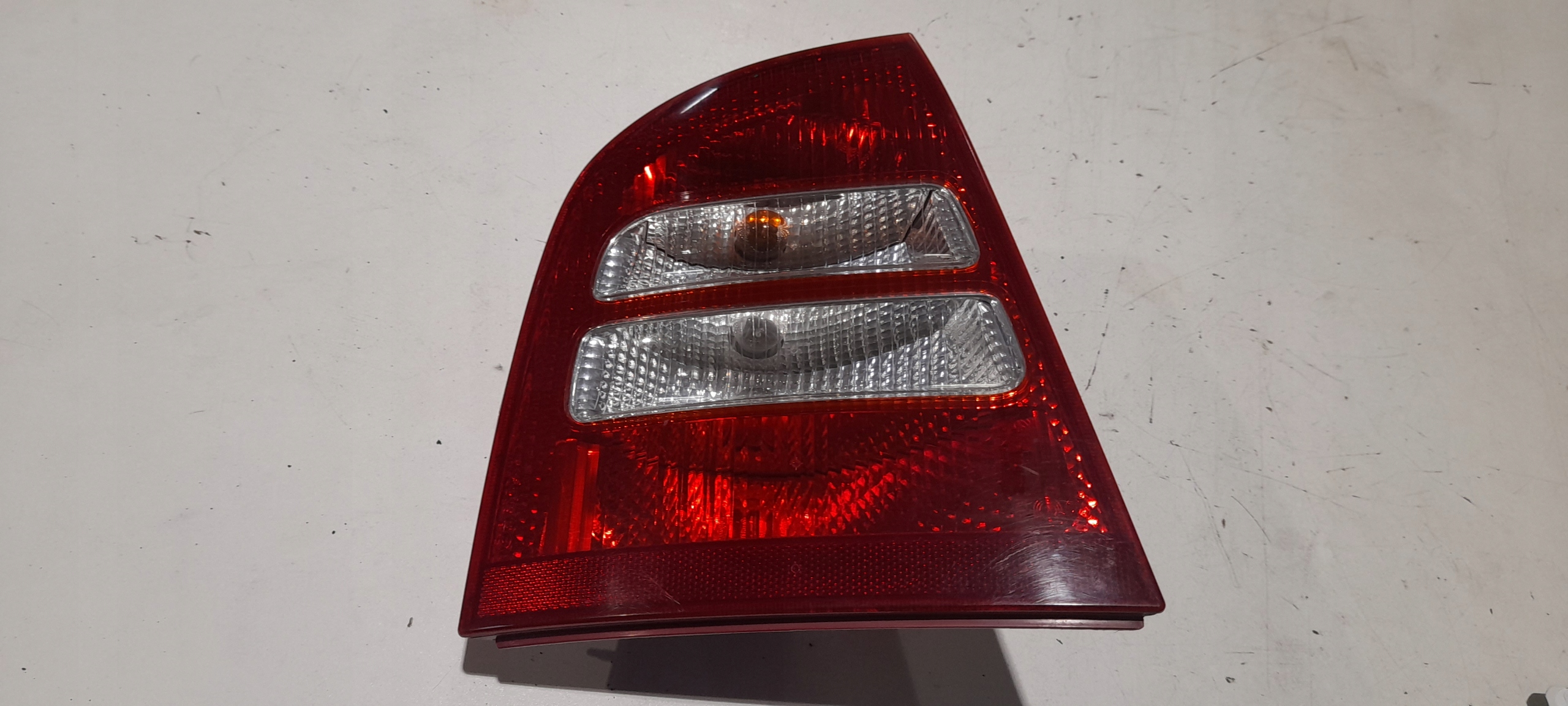 SKODA OCTAVIA 1 LIFT light left rear part 1U6945095