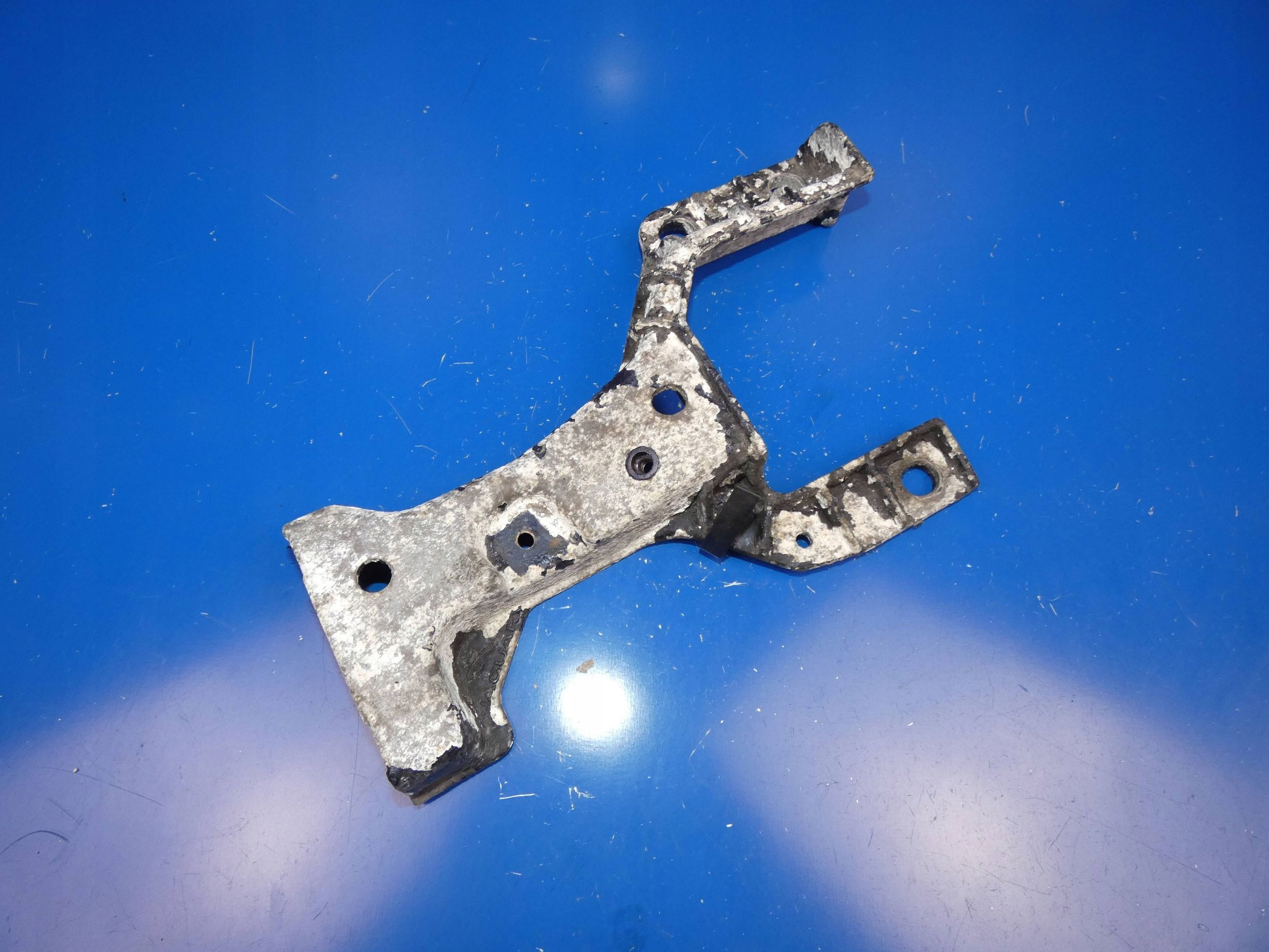 JAGUAR F-PACE X761 console supports of the front left front