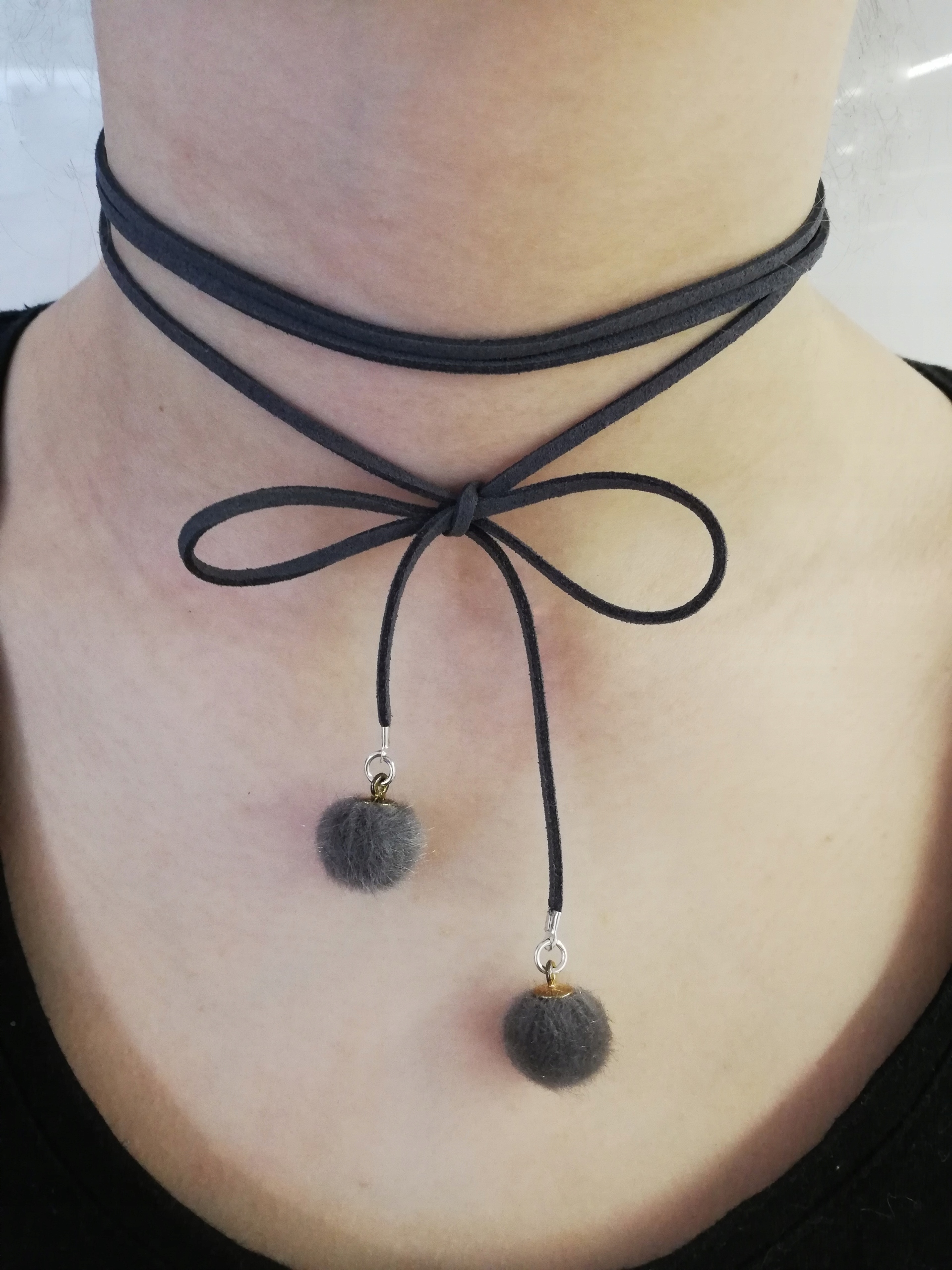 

Choker Popielaty kokardka sznurek Sznurówki Pompon