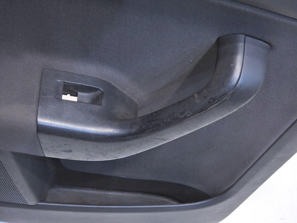дверные карты левый зад vw Golf V PLUS 5M0868115