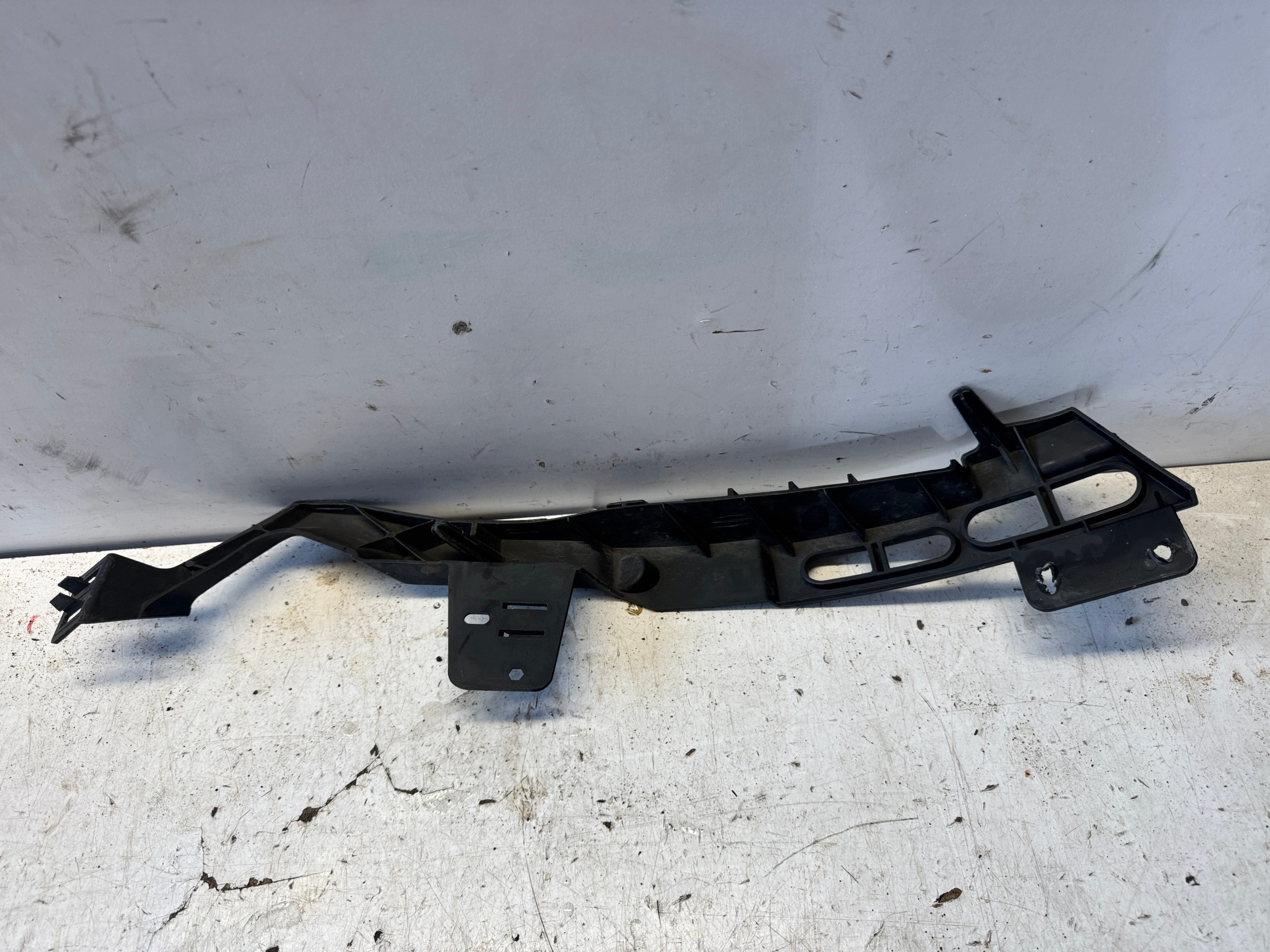 OPEL ASTRA J LIFT rear light holder left front original 13368880