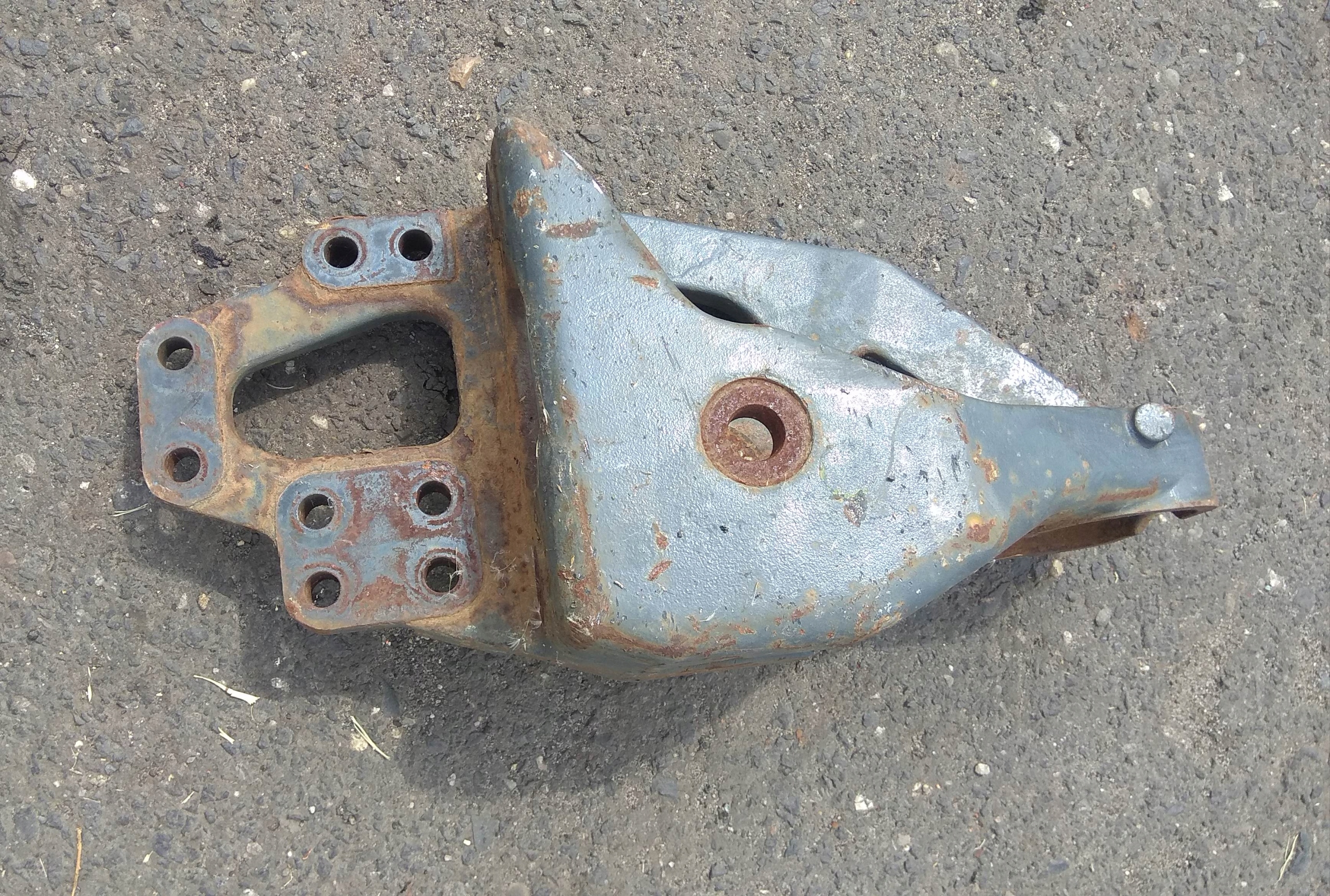 1606971 - Вішалка кріплення ресора передня DAF XF 105